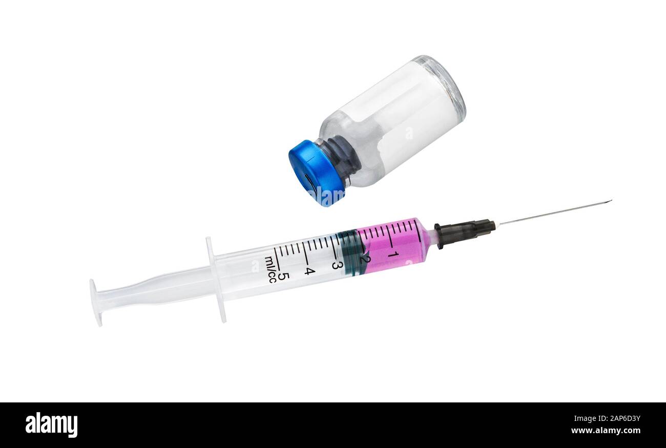 Gros plan de la seringue. Seringue médicale isolée sur fond blanc. Banque D'Images