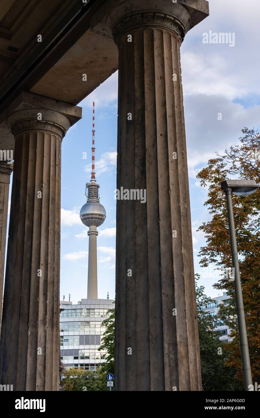 Vue sur la Tour de télévision depuis le côté UNESCO Welterbestatte Museumsinsel, Berlin Banque D'Images