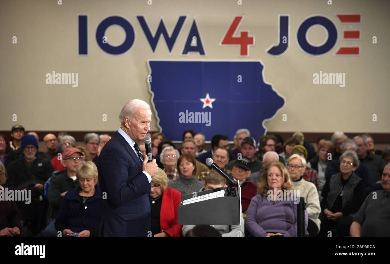 Ames, États-Unis. 21 Jan, 2020. Le candidat démocrate pour 2020 l'ancien Vice-président américain Joe Biden fait remarques pendant un événement communautaire à Ames, Iowa, le mardi, Janvier 21, 2020. Les candidats continuent d'avant la campagne de l'Iowa's premier-dans-le-caucus de la nation le 3 février. Photo de Mike Theiler/UPI. Credit : UPI/Alamy Live News Banque D'Images