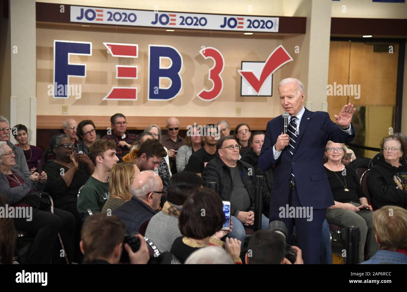 Ames, États-Unis. 21 Jan, 2020. Le candidat démocrate pour 2020 l'ancien Vice-président américain Joe Biden fait remarques pendant un événement communautaire à Ames, Iowa, le mardi, Janvier 21, 2020. Les candidats continuent d'avant la campagne de l'Iowa's premier-dans-le-caucus de la nation le 3 février. Photo de Mike Theiler/UPI. Credit : UPI/Alamy Live News Banque D'Images