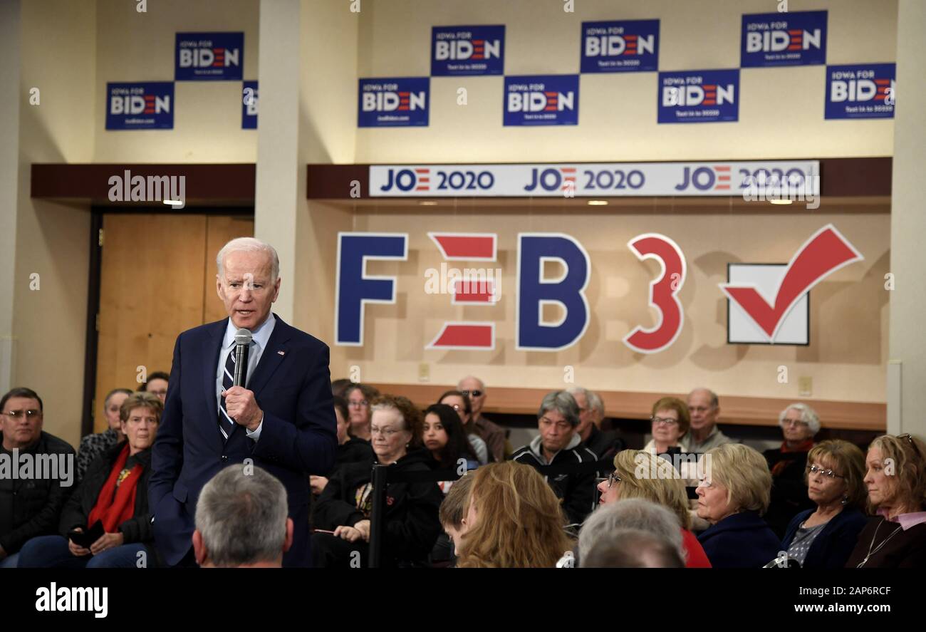 Ames, États-Unis. 21 Jan, 2020. Le candidat démocrate pour 2020 l'ancien Vice-président américain Joe Biden fait remarques pendant un événement communautaire à Ames, Iowa, le mardi, Janvier 21, 2020. Les candidats continuent d'avant la campagne de l'Iowa's premier-dans-le-caucus de la nation le 3 février. Photo de Mike Theiler/UPI. Credit : UPI/Alamy Live News Banque D'Images
