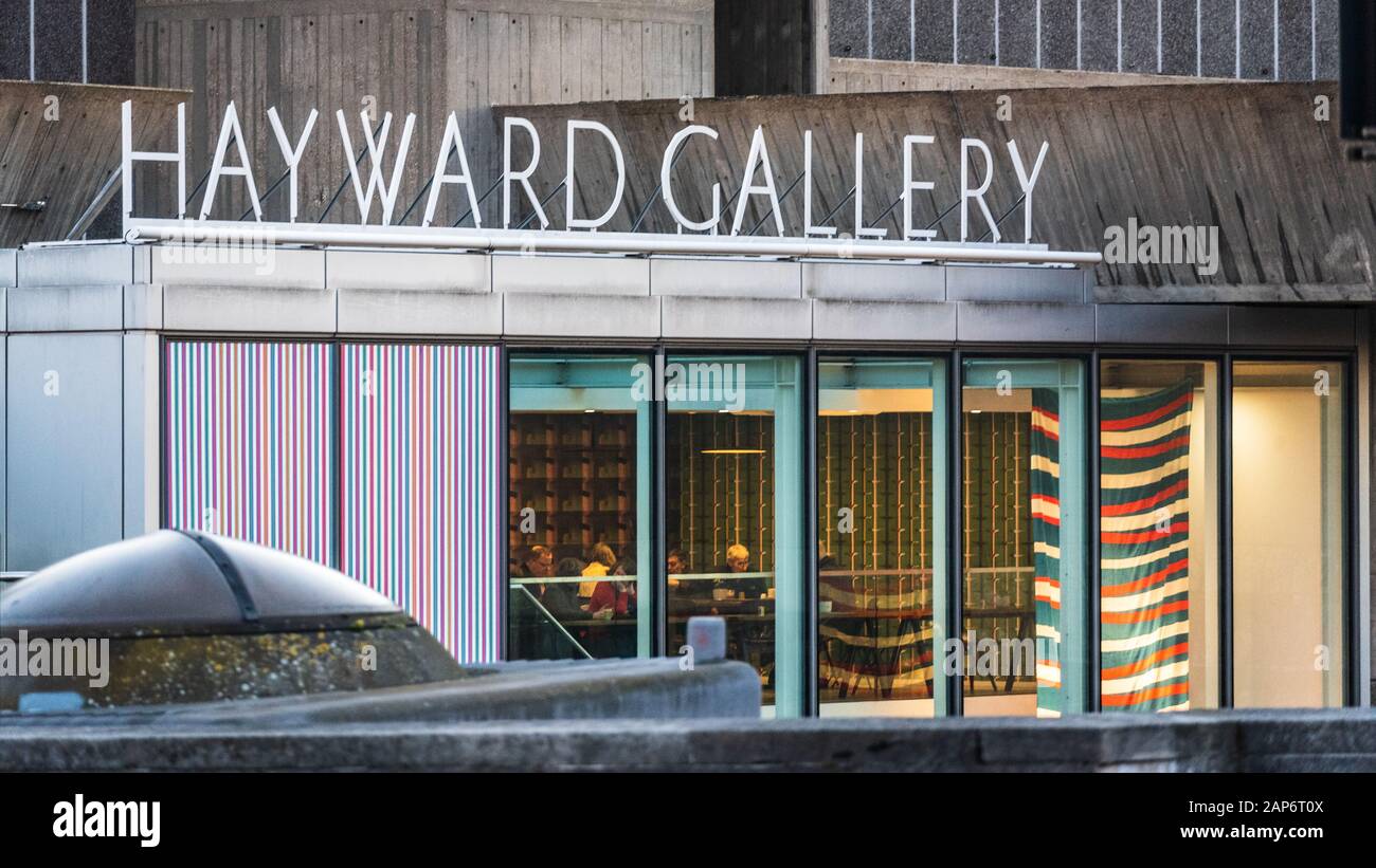 Hayward Gallery London - la Hayward Gallery de style Brutaliste sur la South Bank de Londres a ouvert ses portes en 1968. Banque D'Images