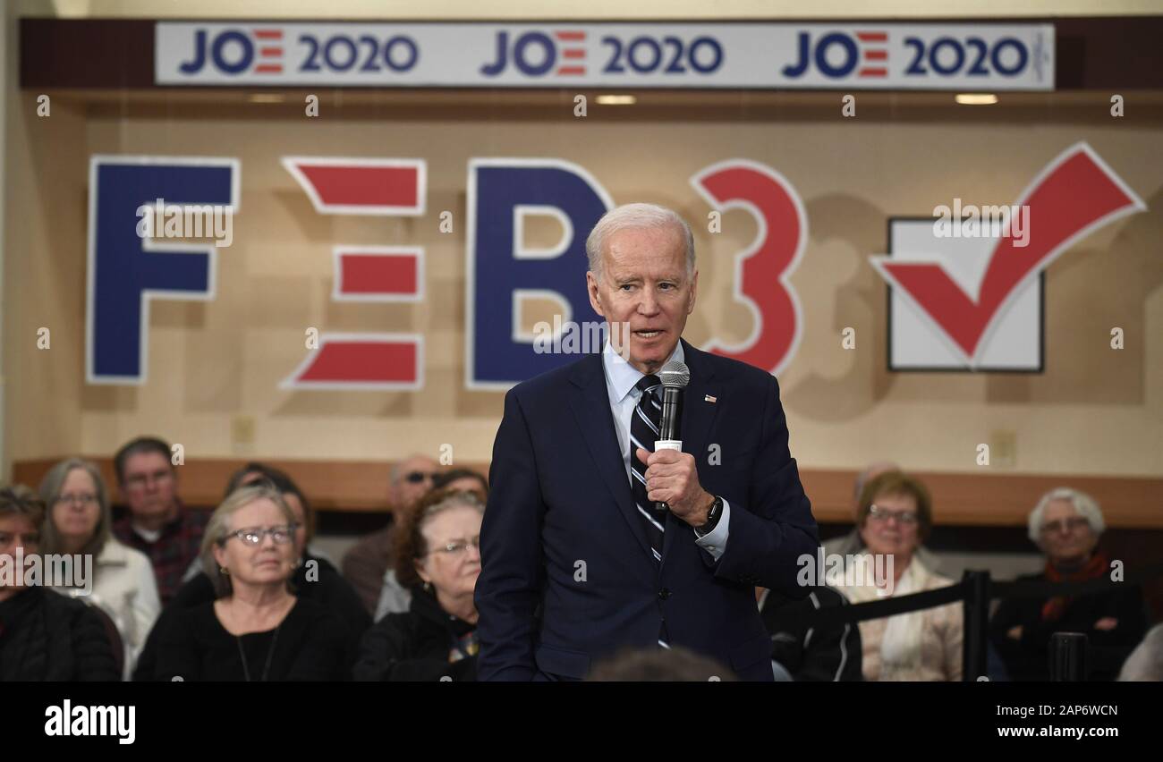 Ames, États-Unis. 21 Jan, 2020. Le candidat démocrate pour 2020 l'ancien Vice-président américain Joe Biden fait remarques pendant un événement communautaire à Ames, Iowa, le mardi, Janvier 21, 2020. Les candidats continuent d'avant la campagne de l'Iowa's premier-dans-le-caucus de la nation le 3 février. Photo de Mike Theiler/UPI. Credit : UPI/Alamy Live News Banque D'Images