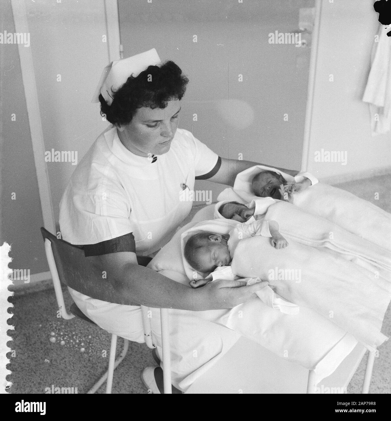 Les triplets de Bennekom Date : Juin 28, 1960 Emplacement : Bennekom Mots-clés : triplets Banque D'Images