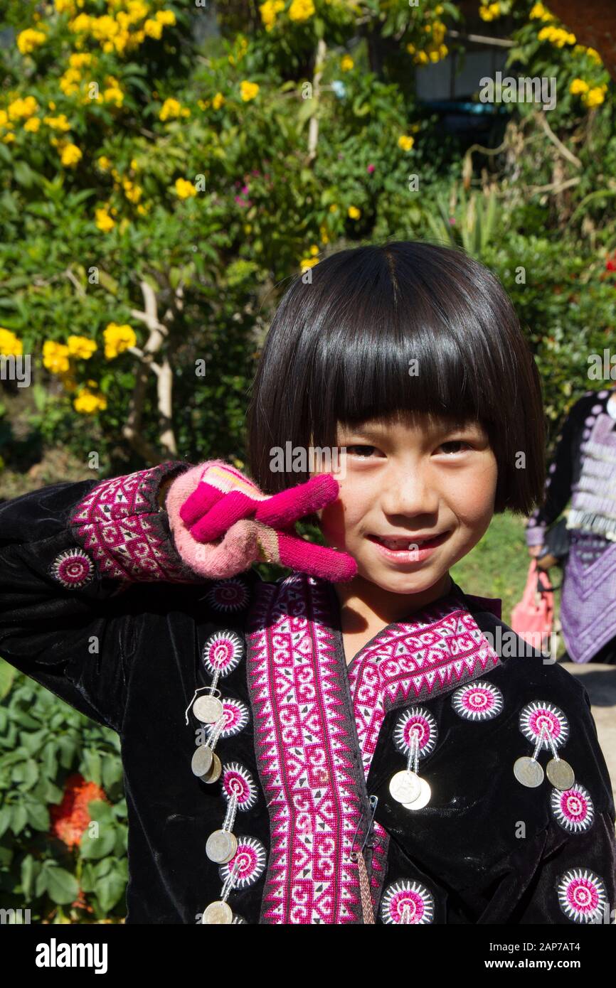 Portrait d'enfant village de Hmong, province de Chiang Mai Thaïlande Banque D'Images