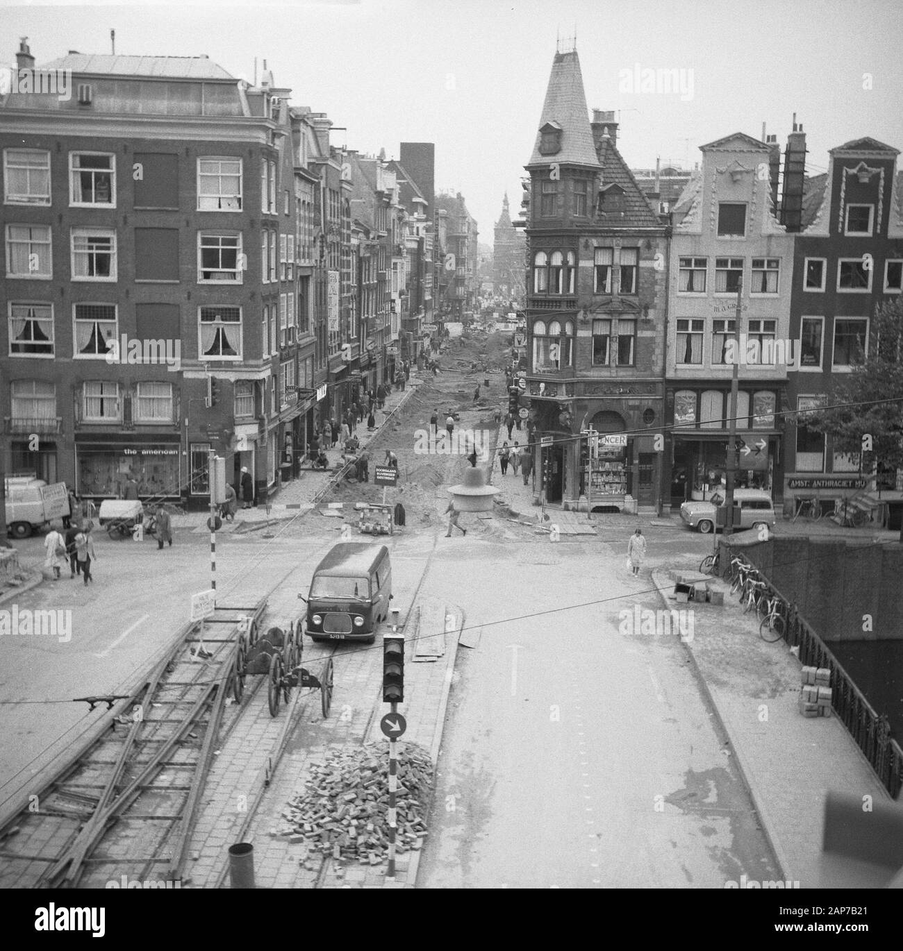 L'asphalte van de Leidsestraat Date : 19 septembre 1960 Lieu : Amsterdam, Noord-Holland Mots-clés : Asphalteringen Banque D'Images