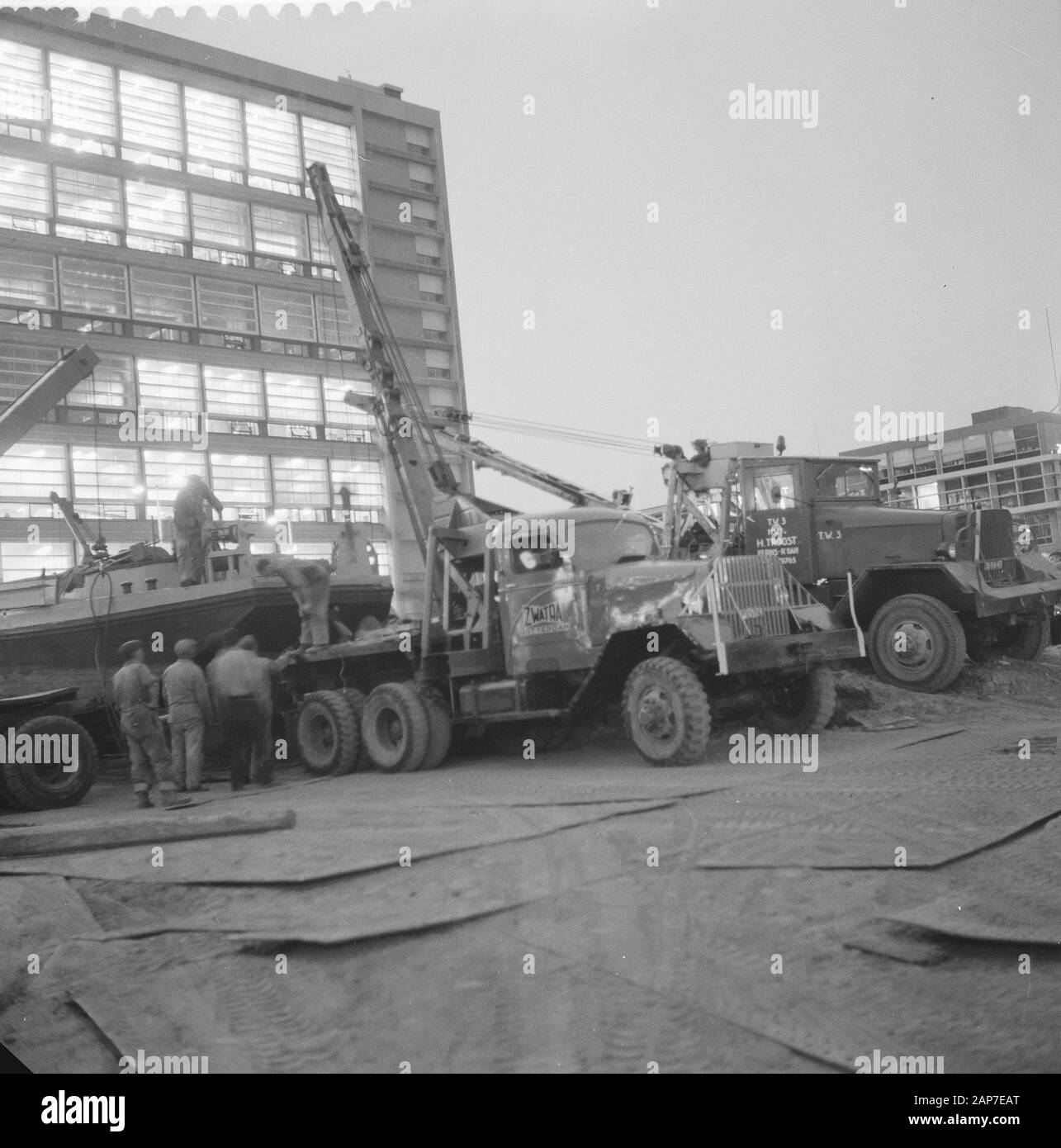 Dekschuit metroput sur wagon pour Date : Juin 21, 1961 Mots-clés : voitures Banque D'Images