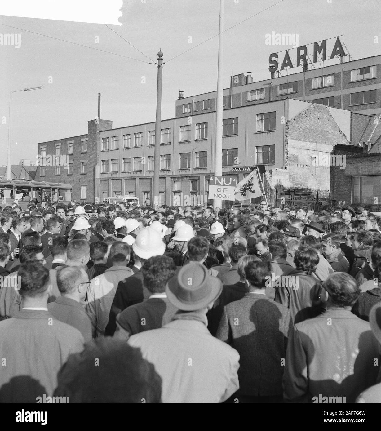 Manifestation à Bruxelles. Manifestation dans les rues Date : 22 octobre 1961 Localisation : Bruxelles Mots-clés : STREATES, démonstrations Banque D'Images