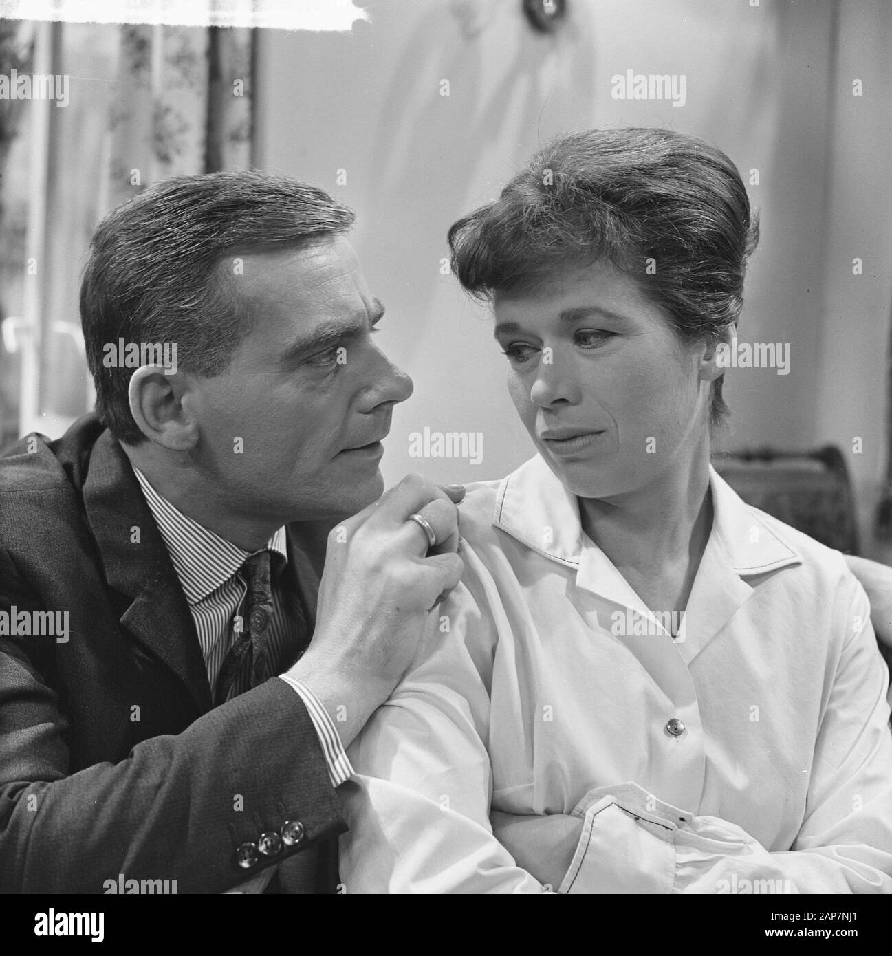 La diffusion télévisée de Beposter 7 novembre prochain Date : 24 septembre 1963 Mots-clés : Émissions de télévision Banque D'Images