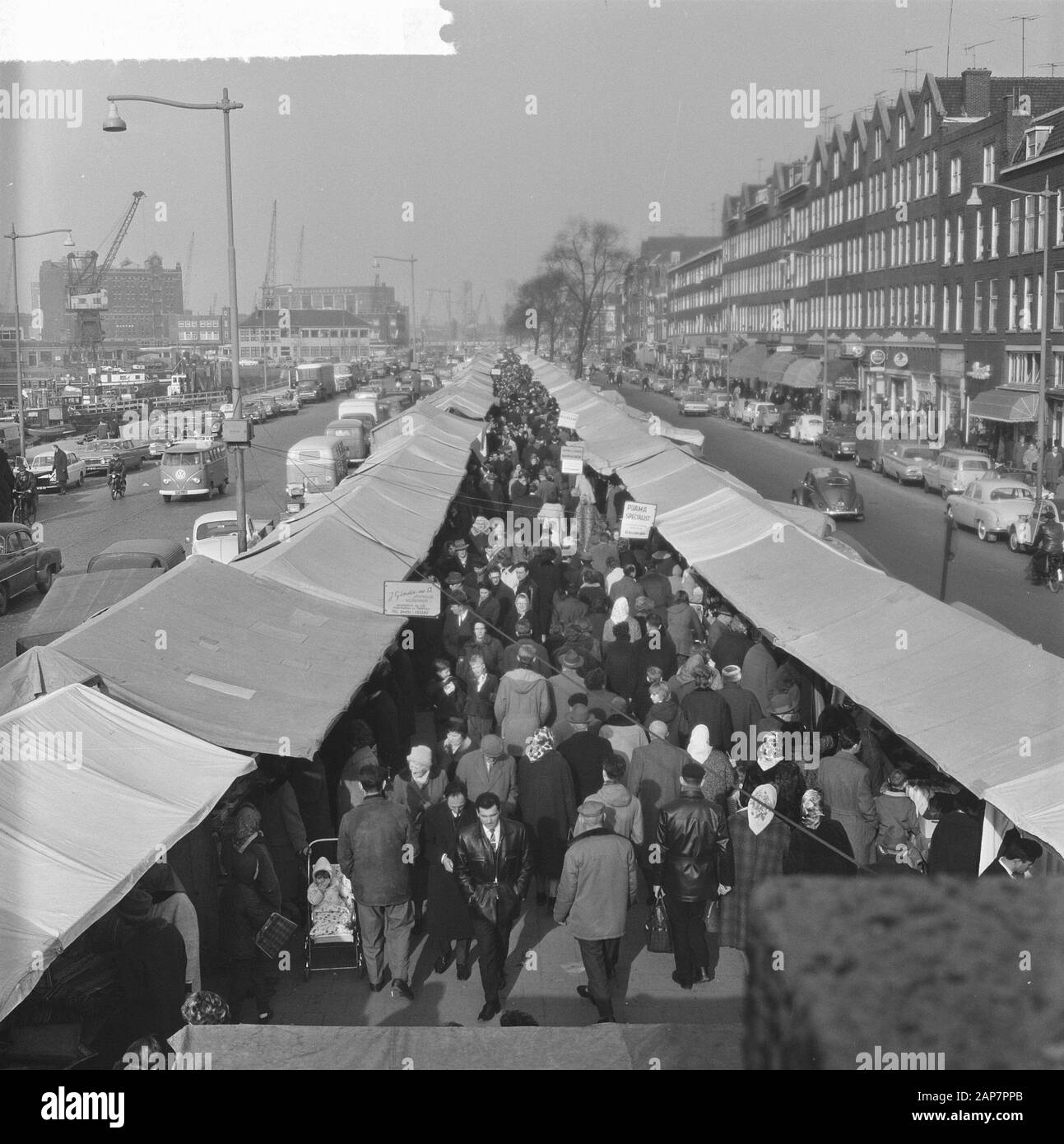 Le marché de Maashaven doit faire place au métro à Rotterdam Date: 14 février 1964 lieu: Rotterdam, Zuid-Holland mots clés: Marchés Banque D'Images