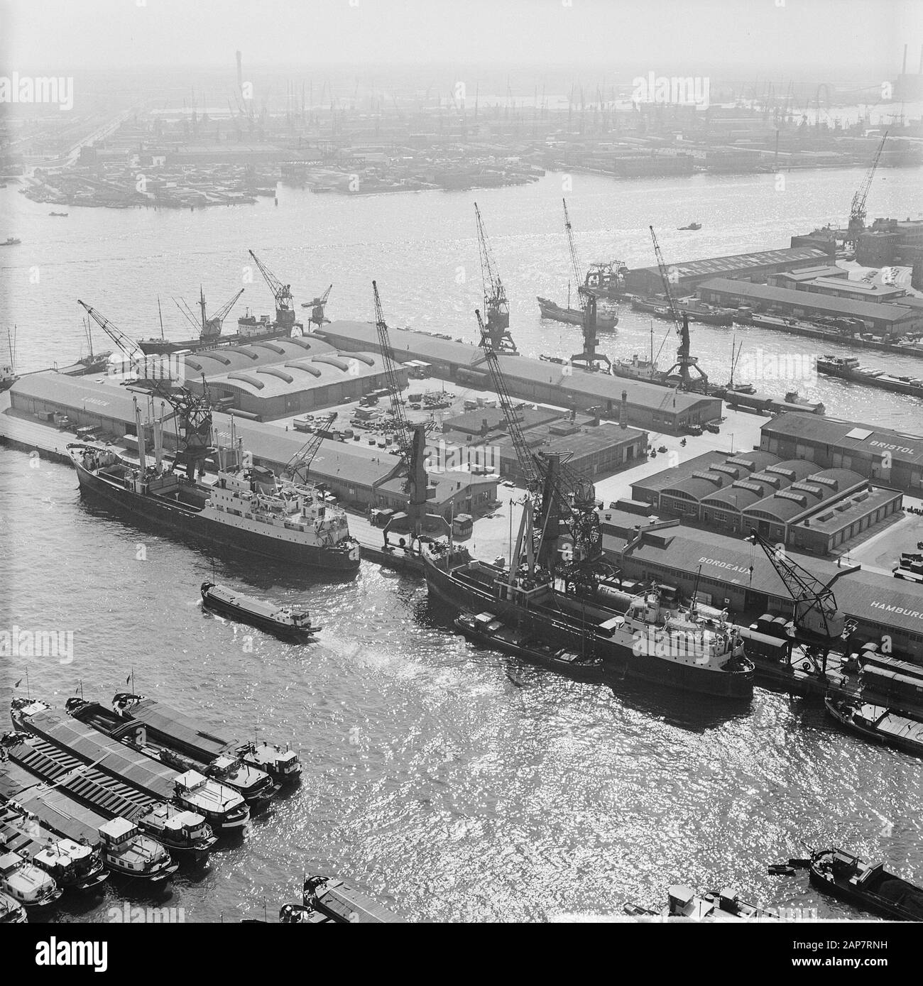 Le Port De Rotterdam Date : 22 Avril 1964 Lieu : Rotterdam, Zuid-Holland Mots Clés : Ports Banque D'Images