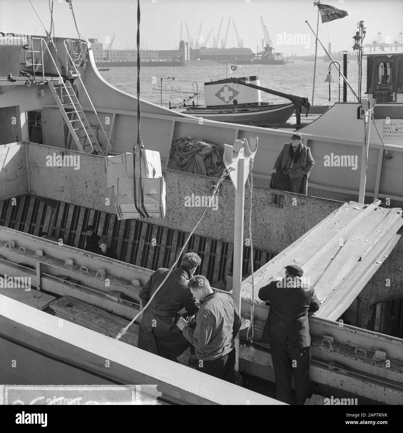 Le Port De Rotterdam Date : 22 Avril 1964 Lieu : Rotterdam, Zuid-Holland Mots Clés : Ports Banque D'Images