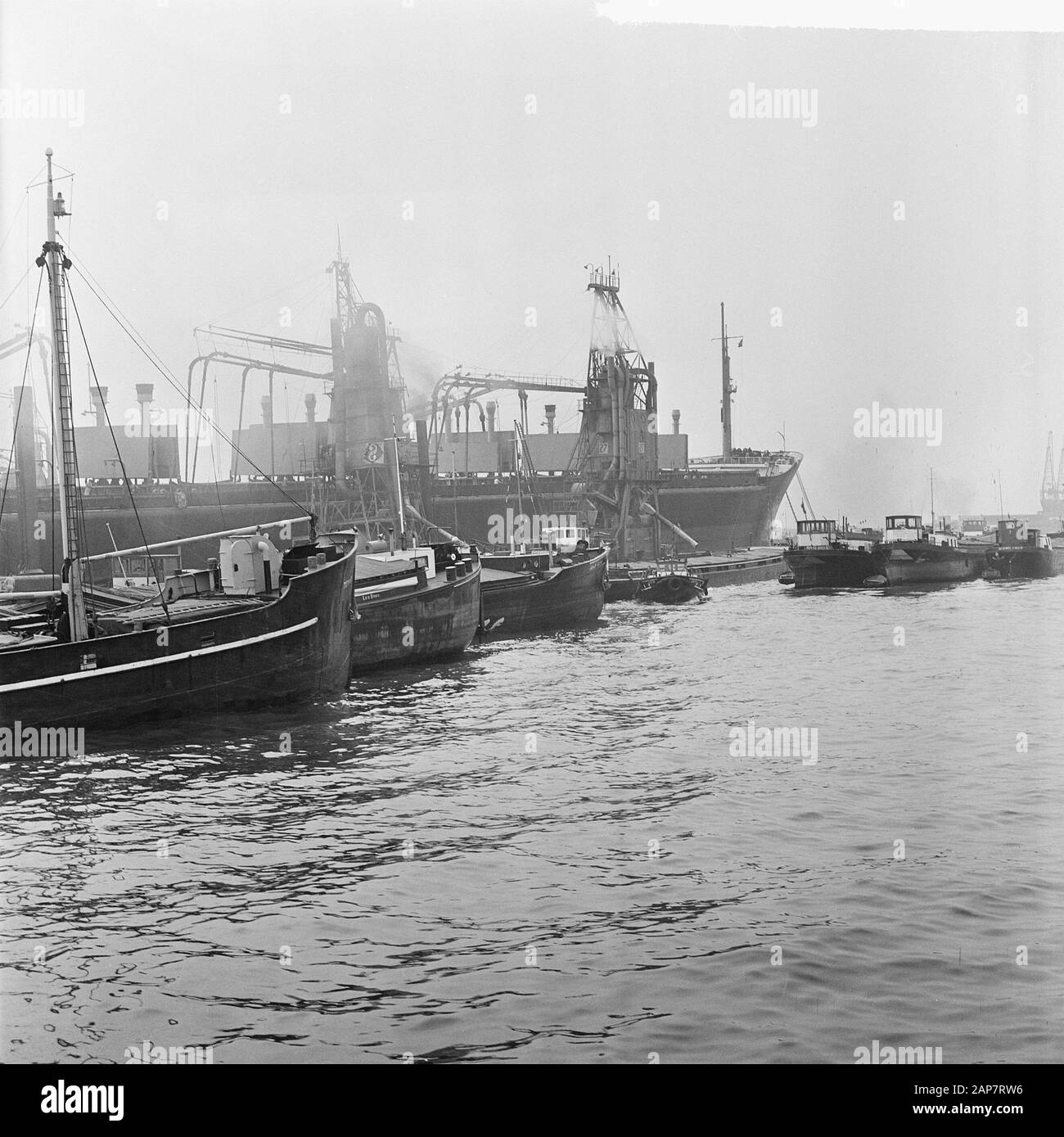 Le Port De Rotterdam Date : 22 Avril 1964 Lieu : Rotterdam, Zuid-Holland Mots Clés : Ports Banque D'Images