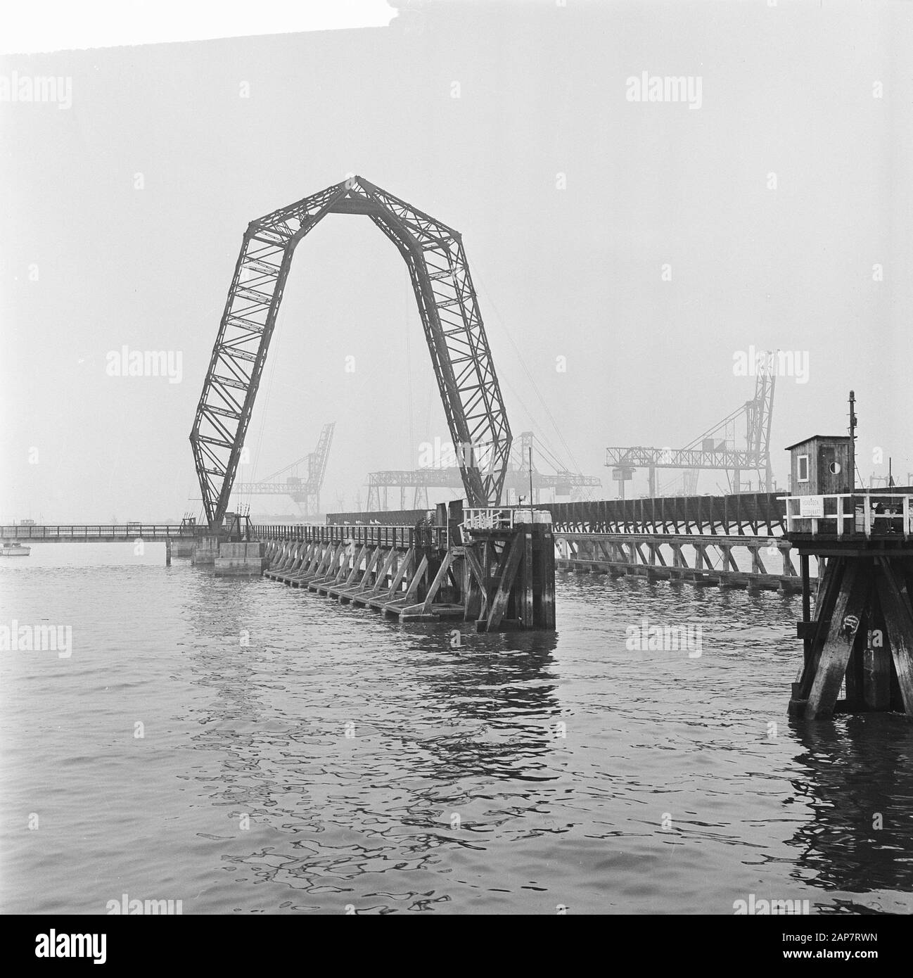 Le Port De Rotterdam Date : 22 Avril 1964 Lieu : Rotterdam, Zuid-Holland Mots Clés : Ports Banque D'Images