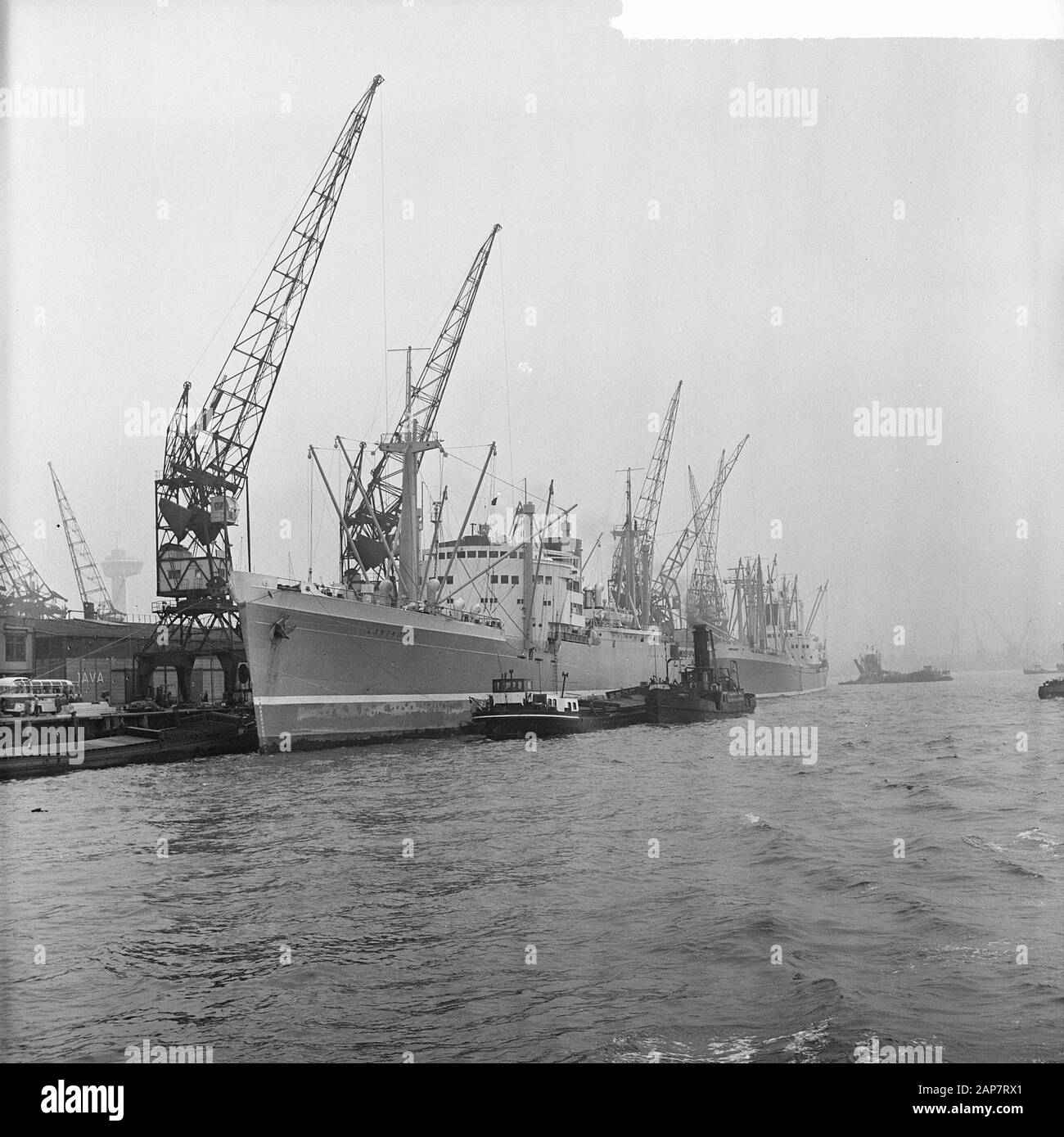 Le Port De Rotterdam Date : 22 Avril 1964 Lieu : Rotterdam, Zuid-Holland Mots Clés : Ports Banque D'Images