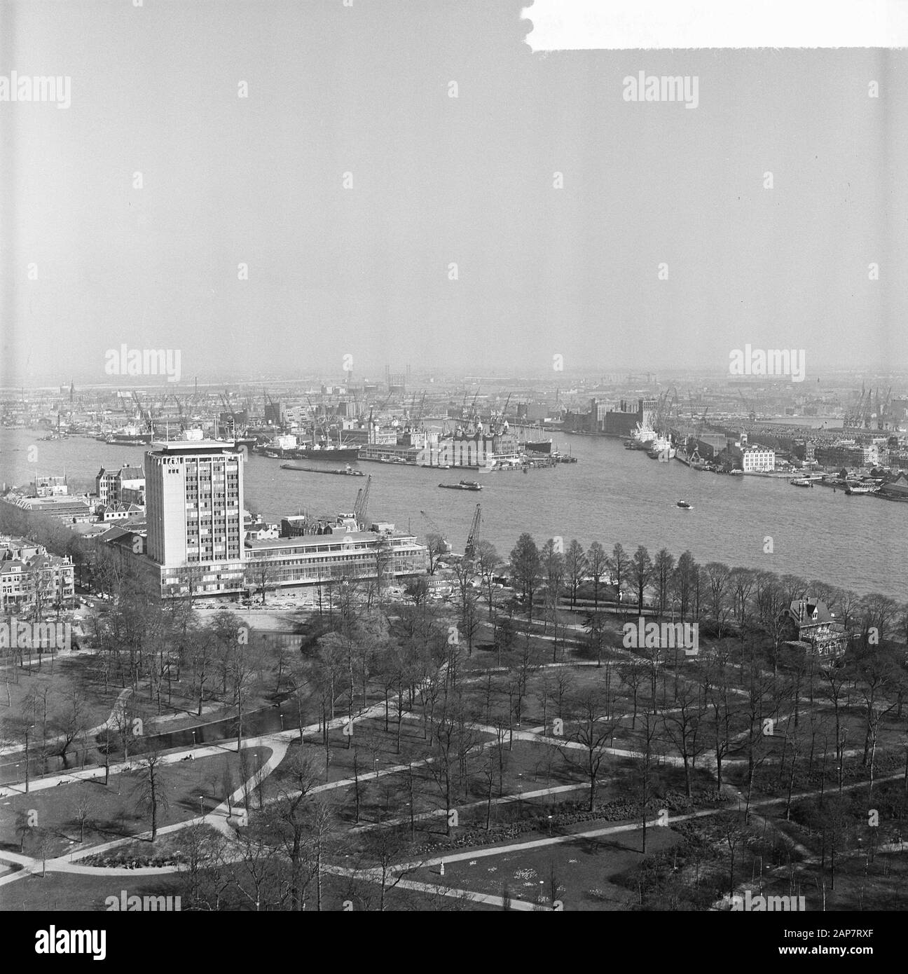 Le Port De Rotterdam Date : 22 Avril 1964 Lieu : Rotterdam, Zuid-Holland Mots Clés : Ports Banque D'Images