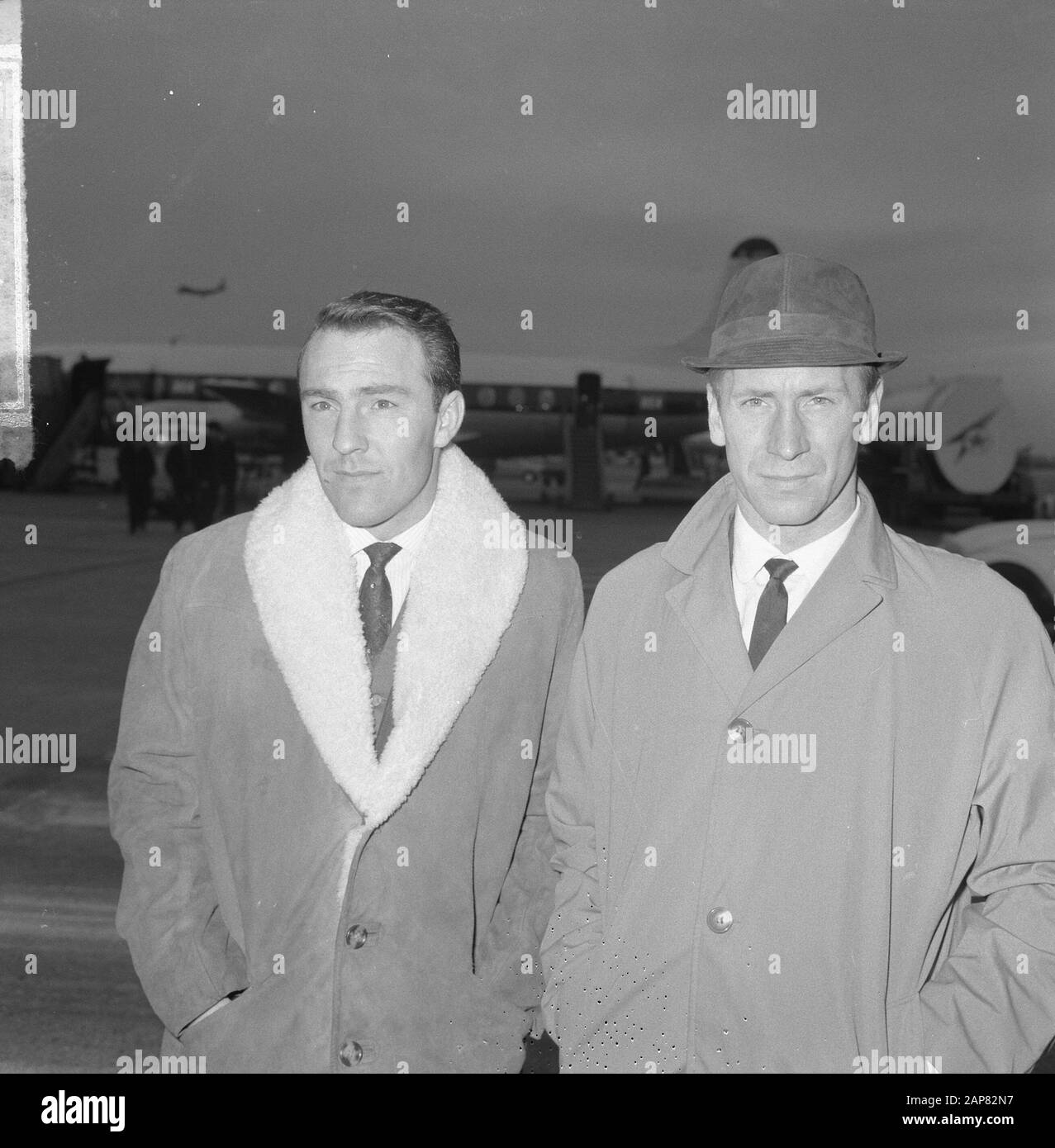 Arrivée équipe de football anglaise à Schiphol Date : 8 décembre 1964 lieu : Noord-Holland, Schiphol mots clés : équipes de football, sports Banque D'Images