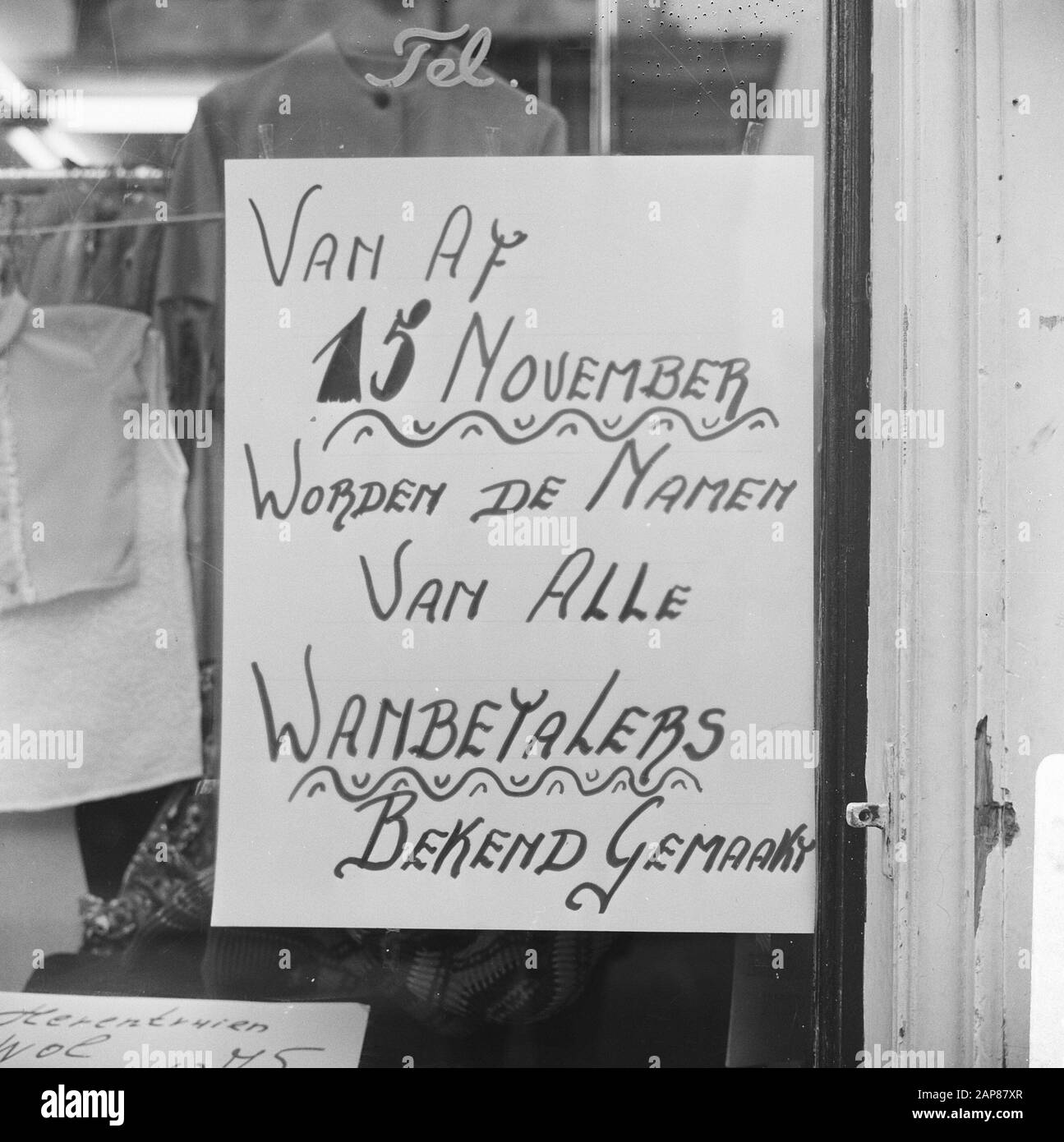 Confektiehuis t Hoekje in Jordaan met en garde defaulter Date: 9 novembre 1967 lieu: Amsterdam, Jordaan (Amsterdam), Noord-Holland Banque D'Images