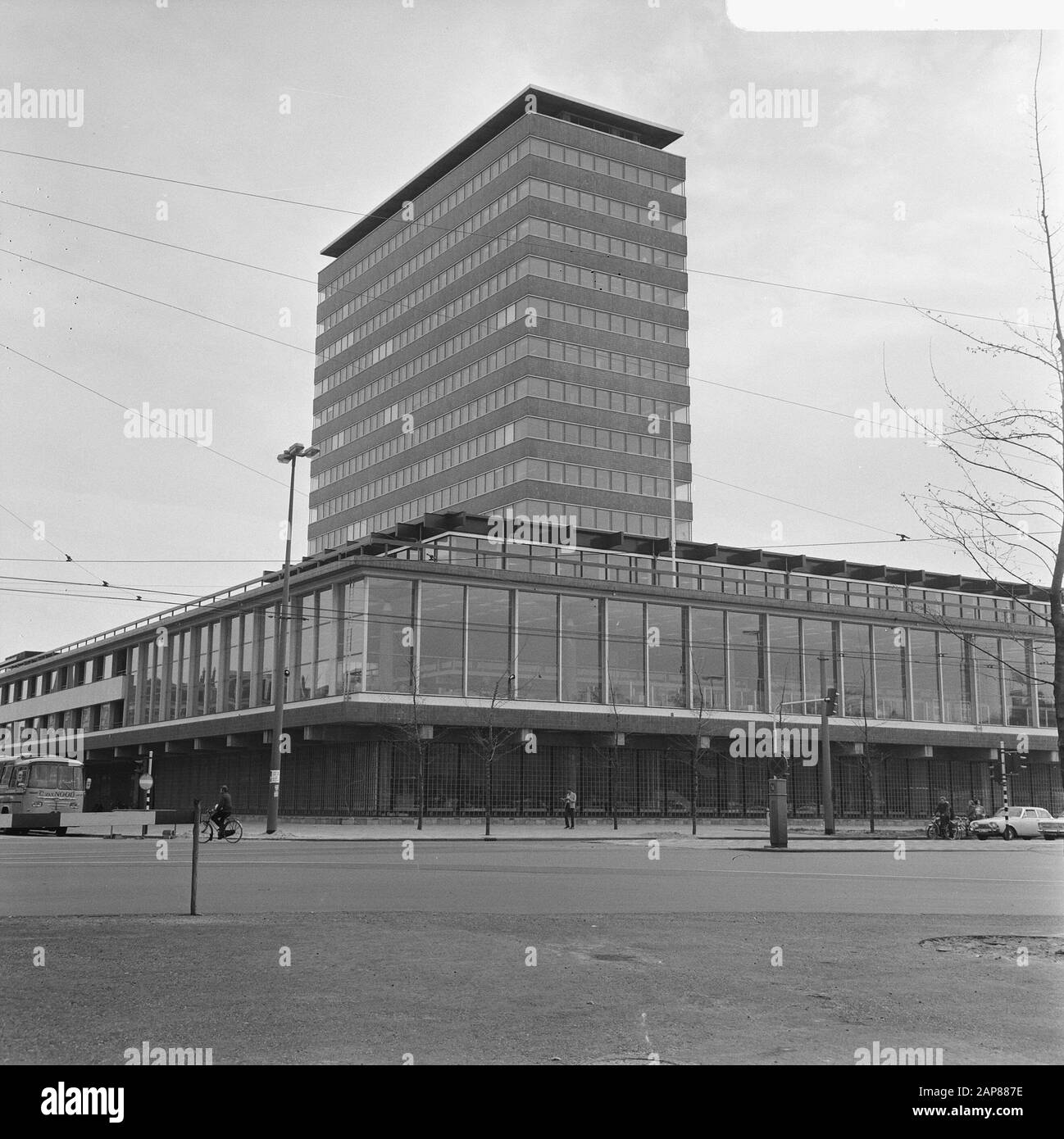 De Nederlandse Bank Sur Frederiksplein. Extérieur Date: 22 Avril 1968 Mots Clés: Banques Banque D'Images