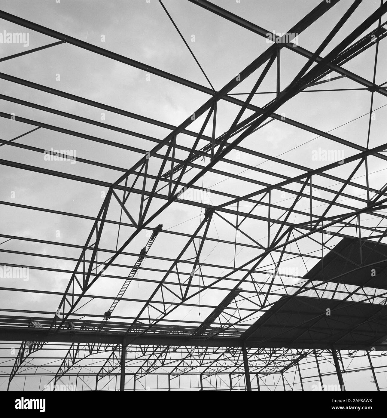 Construction, construction en acier, hangars portuaires, port ouest Date: 1973 lieu: Amsterdam, Noord-Holland mots clés: Construction, hangars portuaires, construction en acier nom De Personne: Venwest Banque D'Images