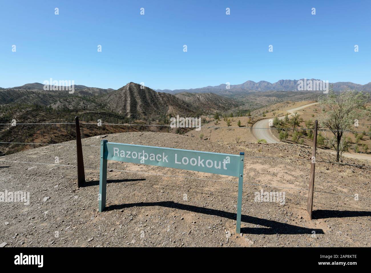 Signez Pour Le Pittoresque Belvédère De Razorback, Bunyeroo Gorge, Ikara-Flinders Ranges National Park, Australie Méridionale, Australie Banque D'Images