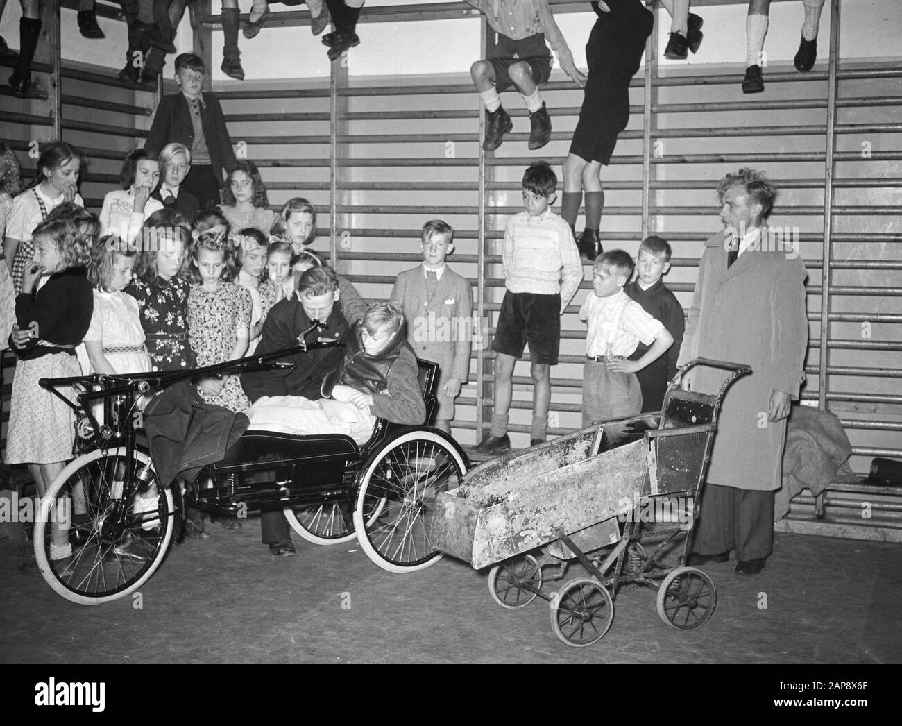 Offre Voiture Pour Personnes Handicapées Exclusive Date: 3 Juin 1946 Mots Clés: Offres Banque D'Images Offre Voiture Pour Personnes Handicapées Exclusive Date: 3 Juin 1946 Mots Clés: Offres Banque D'Images