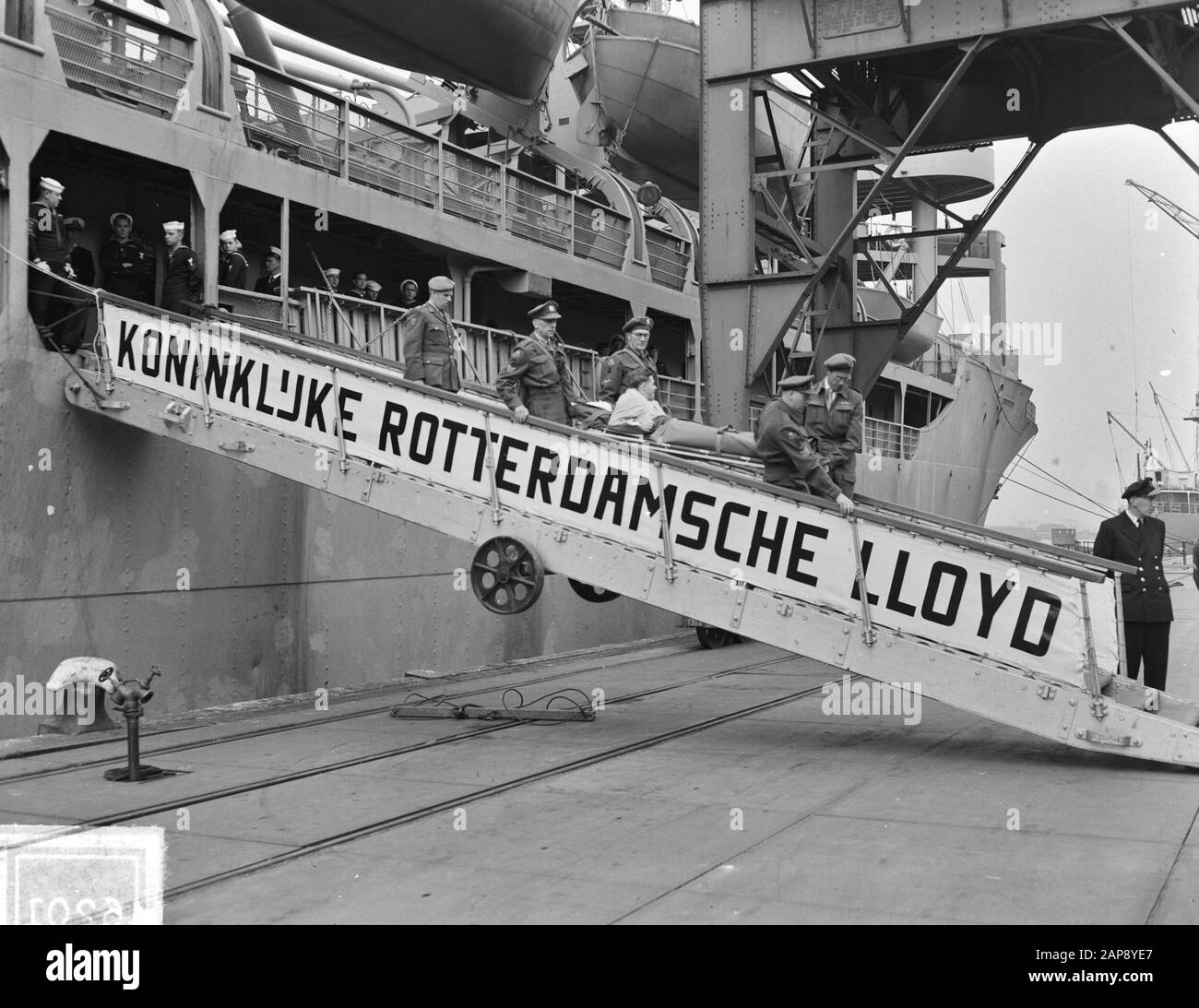 Arrivée Corée-volontaires (blessés) à Rotterdam Date : 15 juin 1951 lieu : Rotterdam, Zuid-Holland mots clés : arrivée, VENT, bénévoles Banque D'Images