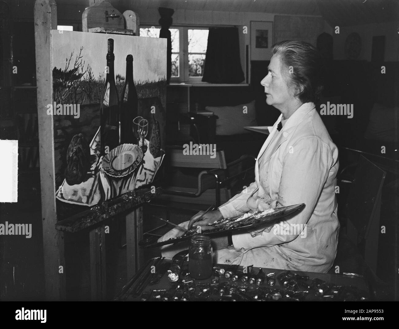 Charley Toorop devient le 24 mars 60 ans Date : 3 mars 1951 mots clés : peintres Nom personnel : Toorop, Charley Banque D'Images