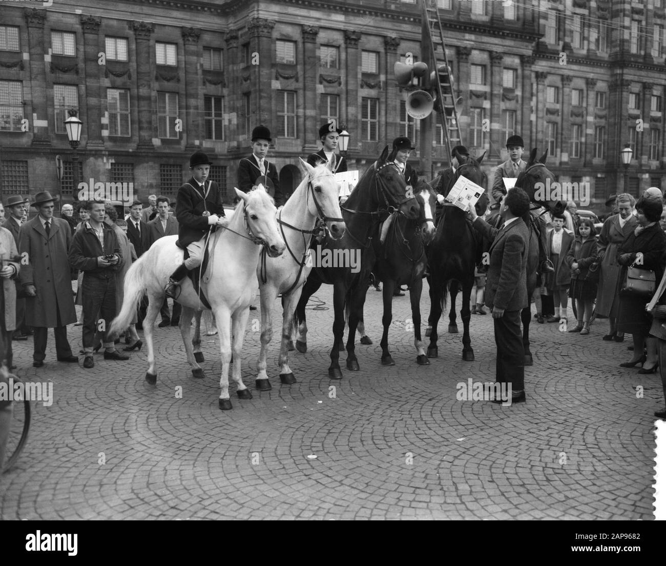 Album d'action de la Prince Bernhard Foundation Discjoclés Date: 27 mai 1958 mots clés: Chevaux, cavaliers Banque D'Images