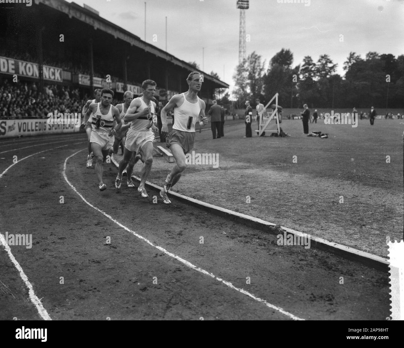 Épreuves d'athlétisme Belgique contre les Pays-Bas au Beerschotstadion à Anvers, le 800 m Date : 28 juin 1959 Banque D'Images