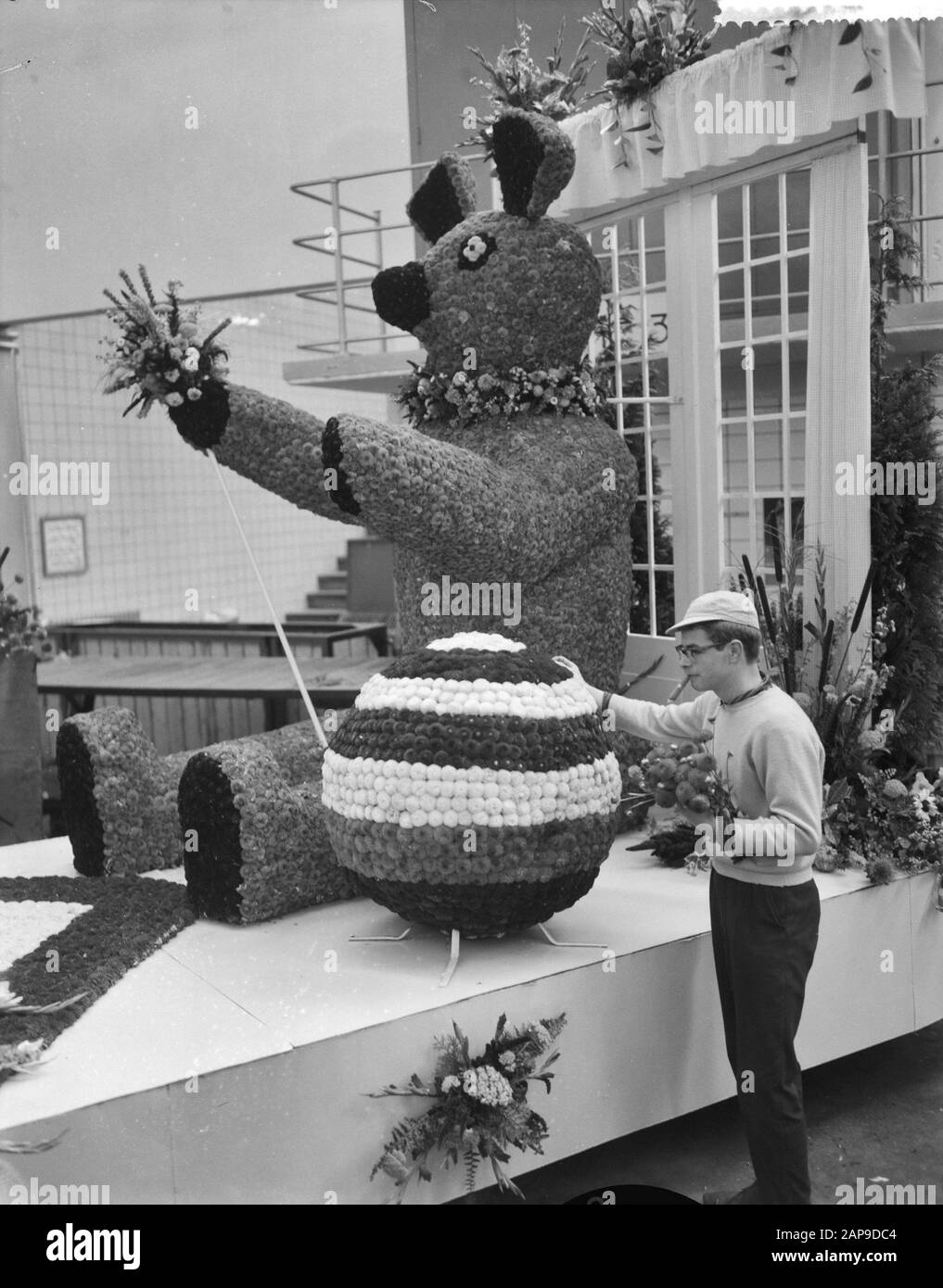 Journée belge à Floriade, finalisation des voitures Date: 2 septembre 1960 Nom de l'institution: Floriade Banque D'Images