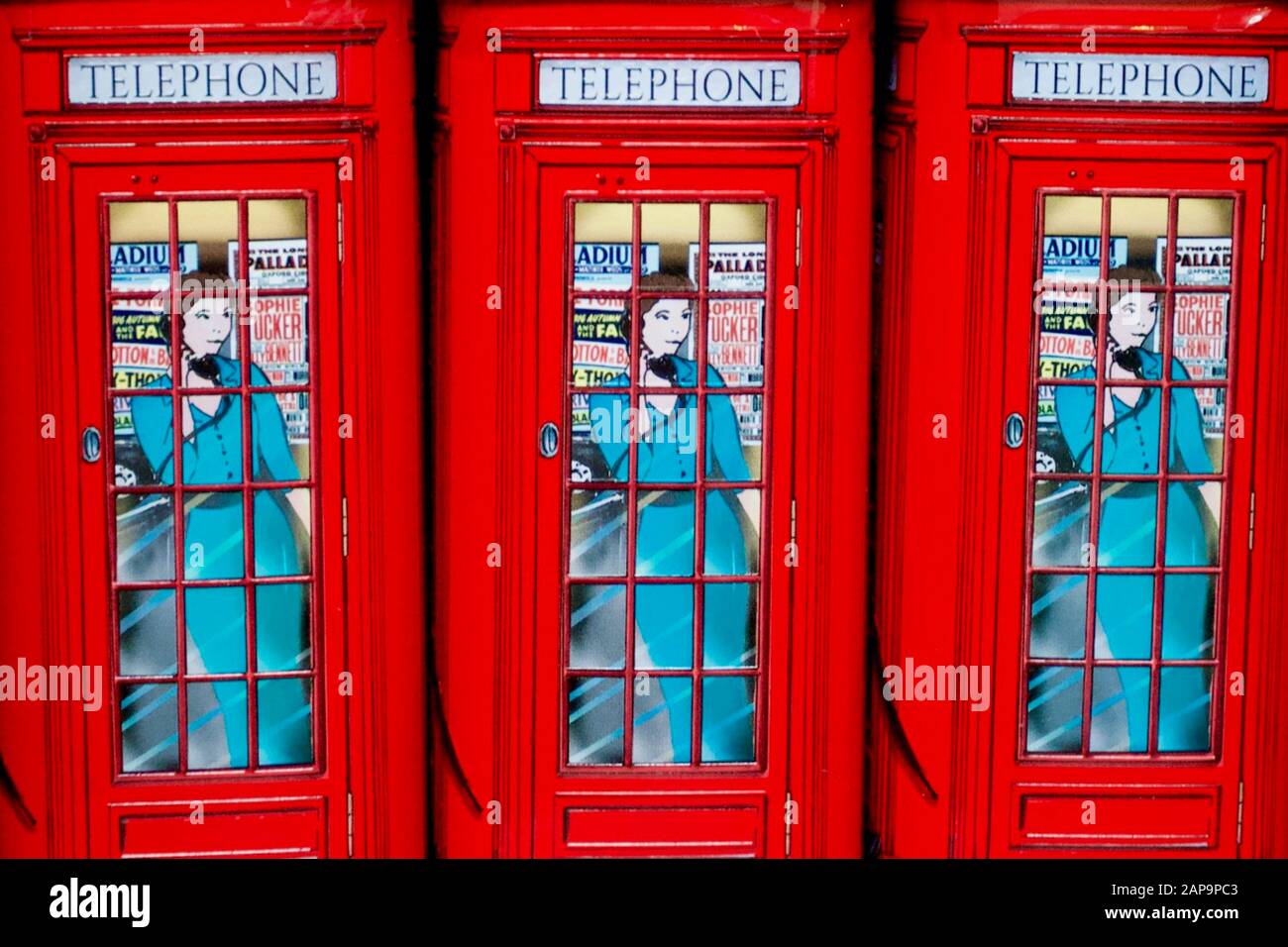Red Telephone Box, Money Box, Londres, Angleterre. Banque D'Images