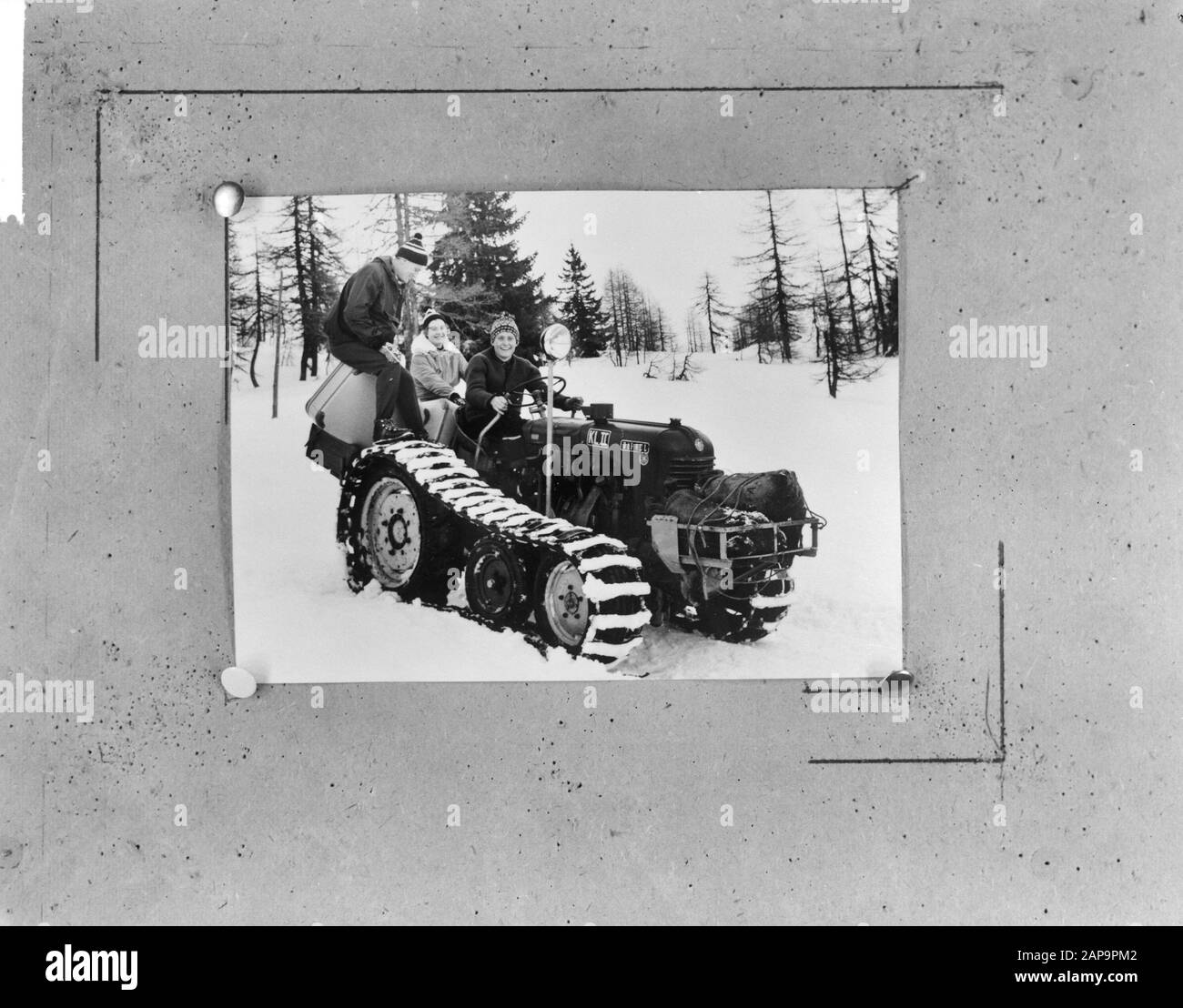 Mountain taxi in the Salzkammergut Annotation: Repronegative Date: 10 janvier 1963 lieu: Autriche mots clés: Neige Banque D'Images
