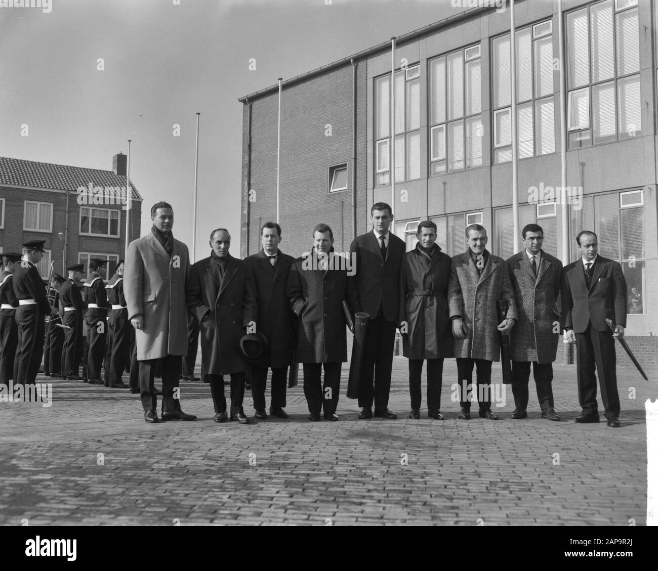 Billard au championnat d'Europe Aker Kader 71/2 dans la Marinekantine à Den Helder. Participants Date : 27 février 1963 lieu : den Helder mots clés : BILJARTEN, CHAMPONIES, participants Banque D'Images