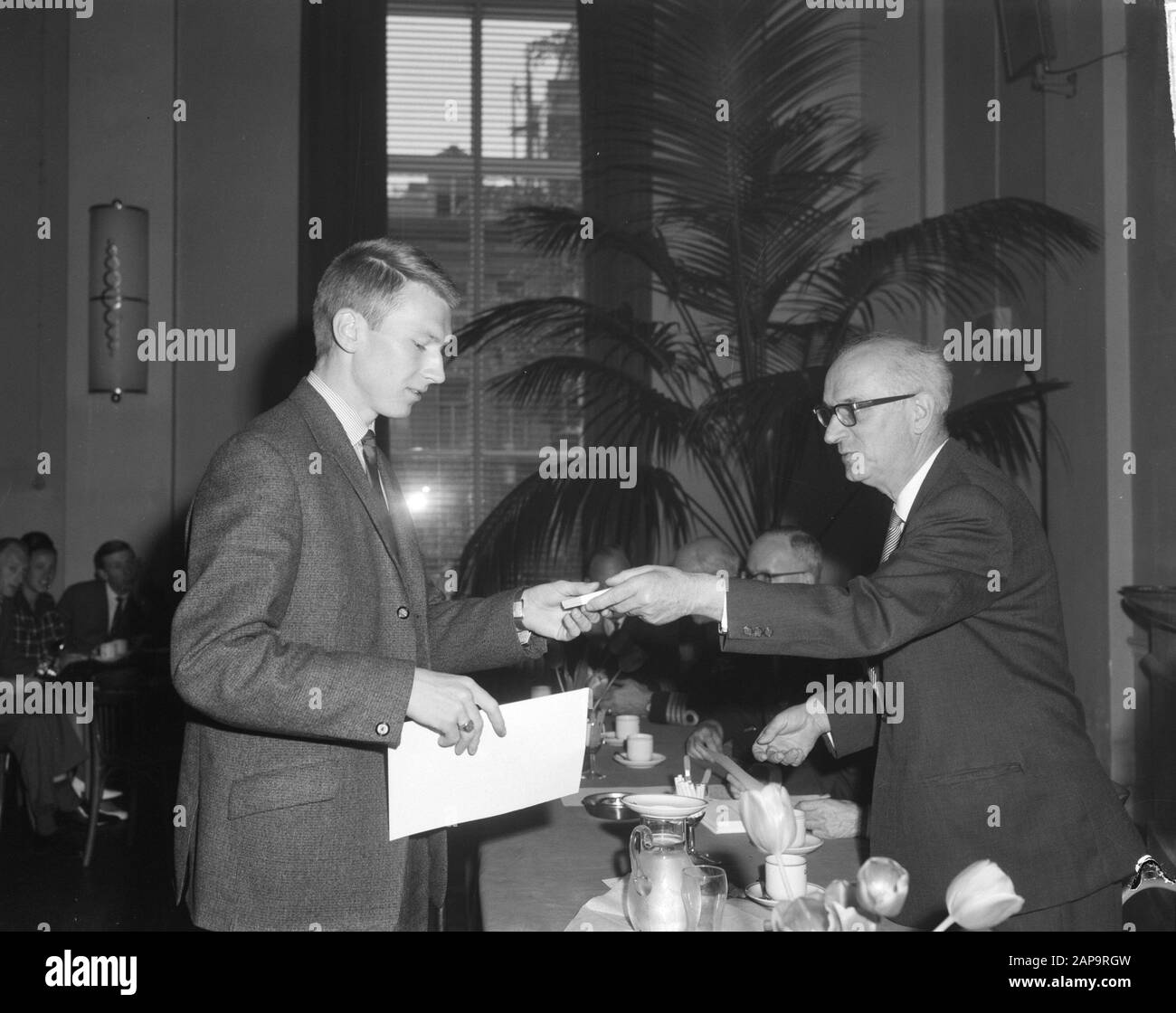 60 Anniversaire Royal Dutch Korfbal Bond Célébré À L'Hôtel Carlton Date: 25 Mai 1963 Mots Clés: Board, Korfballers Banque D'Images