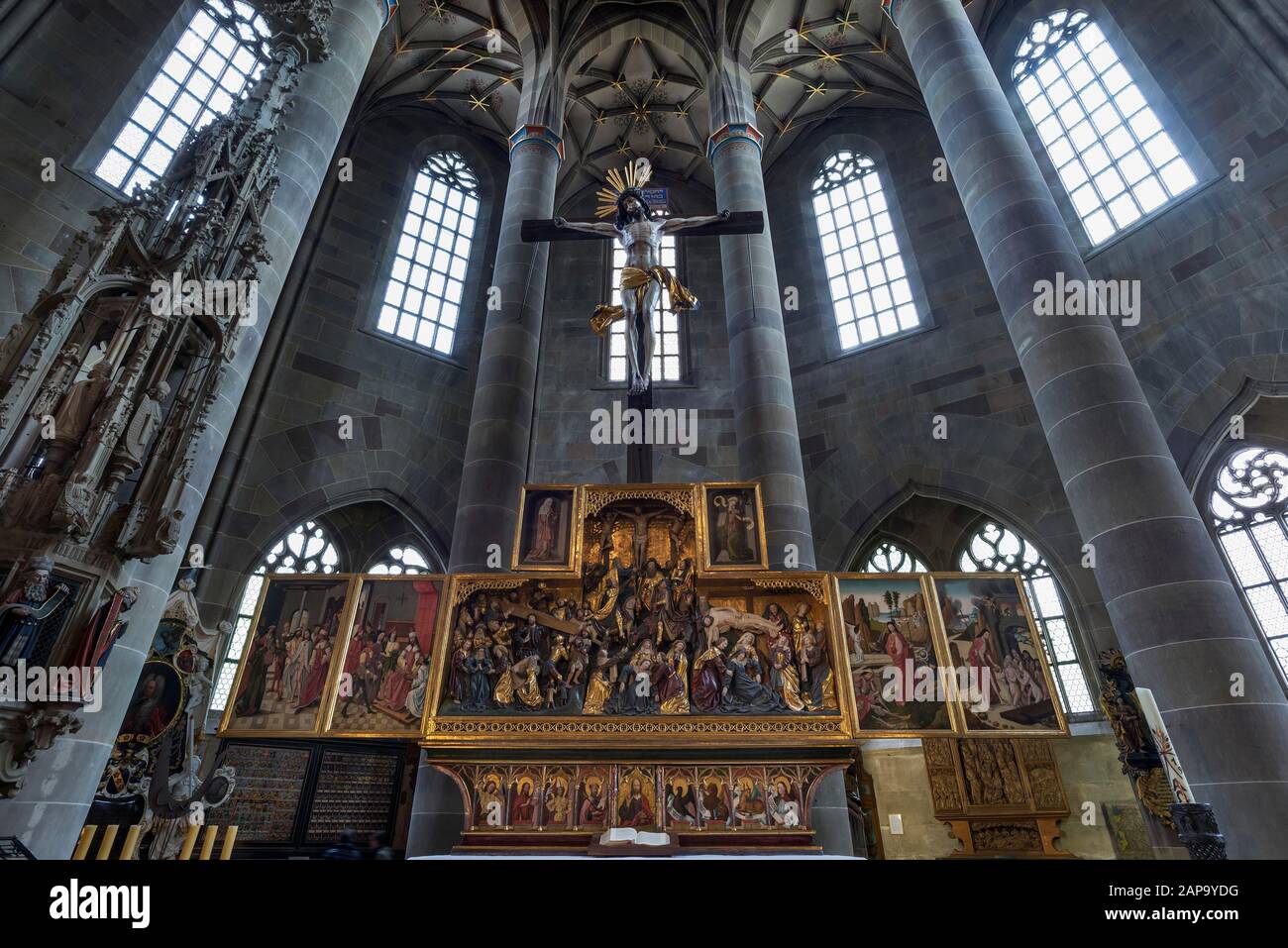 Chancelle avec autel ailé vers 1500, Eglise Saint-Michel, salle Schwaebisch, Bade-Wuerttemberg, Allemagne Banque D'Images