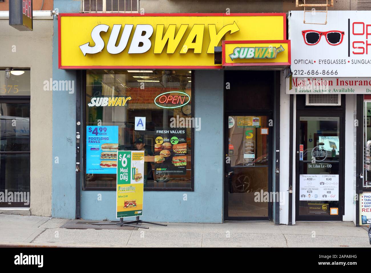 Restaurant Subway, 577 2ème Avenue, New York, NY. Façade en bord de mer d'un restaurant de chaîne de magasins de sandwichs dans le quartier de Kips Bay de Manhattan. Banque D'Images