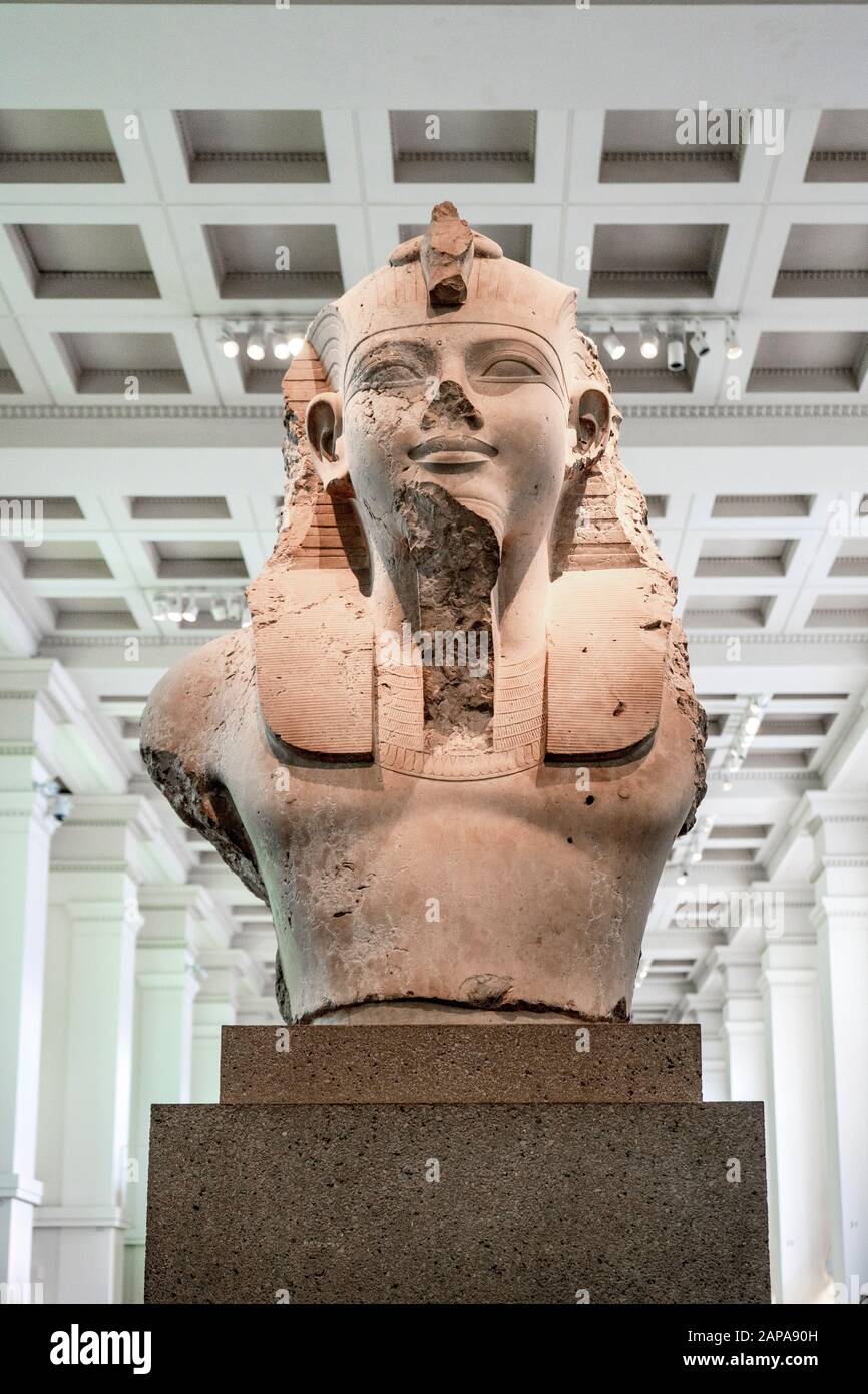 Londres, Grande-Bretagne - 28 Septembre 2019 : Sculpture Égyptienne Au British Museum Banque D'Images