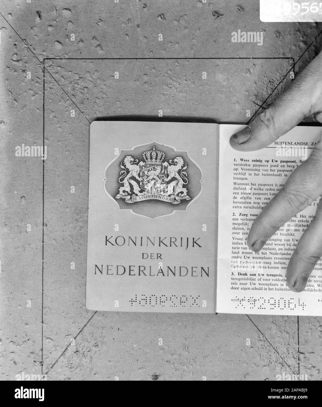 Page de Dutch Passport, Royaume des Pays-Bas Date : 9 janvier 1967 mots clés : passeports Banque D'Images