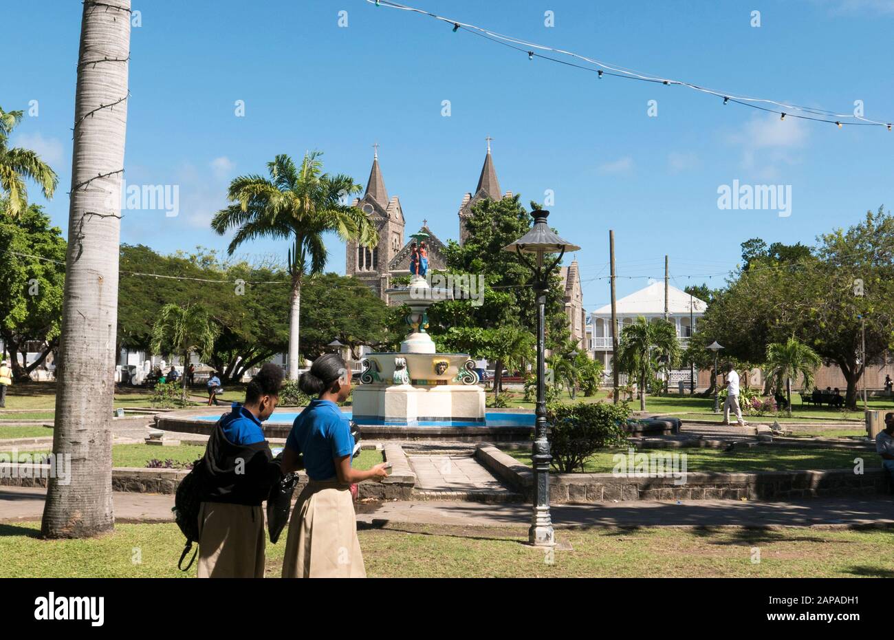 Jardins et fontaines de la place de l'indépendance à St.Kitts dans les Caraïbes Banque D'Images