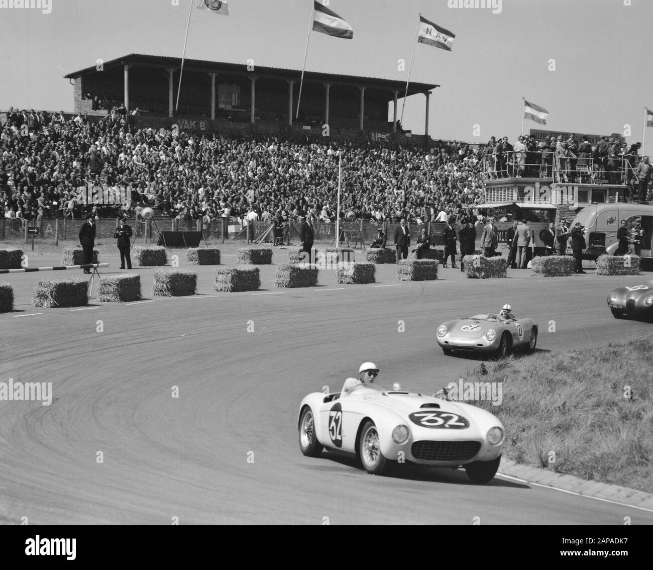 Autoras On Zandvoort Date: 9 June 1957 Lieu: Noord-Holland, Zandvoort Mots Clés: Autoaces Banque D'Images