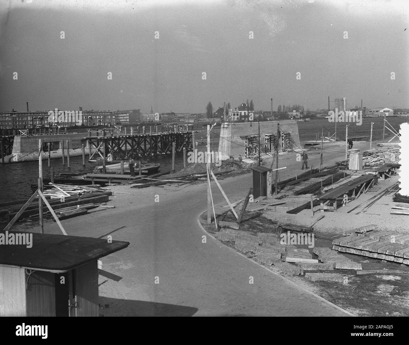 Construction New Amstelbrug Date: 27 Mars 1953 mots clés: Construction, ponts Nom personnel: Amstelbrug Banque D'Images