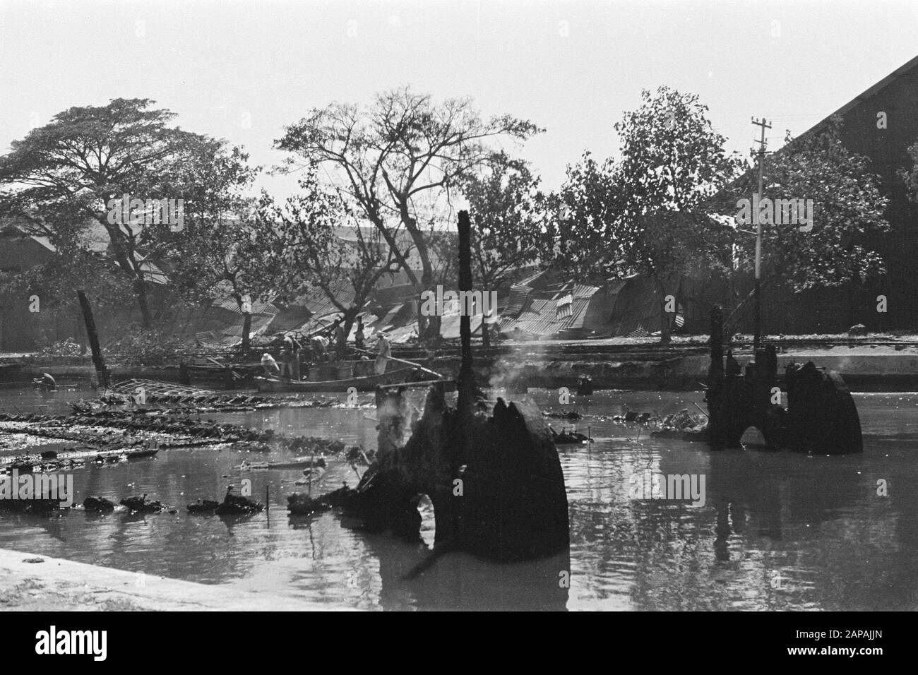 Action Cheribon (III) Description: Cheribon: Bateaux sunken dans le port de Tegal Date: 28 juillet 1947 lieu: Indonésie, Java, Hollandais East Indies Banque D'Images