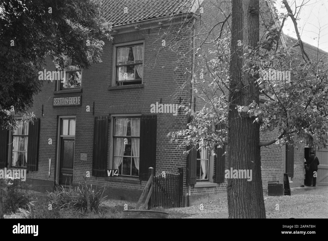 Points fixes Cultuurtechnische dienst Description: Ferme Berthas-Hoeve à Vianen (subdivision Vijfheerenlanden) Annotation: V-14. Cinq Heerenlanden mots clés : consolidation des terres, ajustements des eaux de terrain Banque D'Images Points fixes Cultuurtechnische dienst Description: Ferme Berthas-Hoeve à Vianen (subdivision Vijfheerenlanden) Annotation: V-14. Cinq Heerenlanden mots clés : consolidation des terres, ajustements des eaux de terrain Banque D'Images