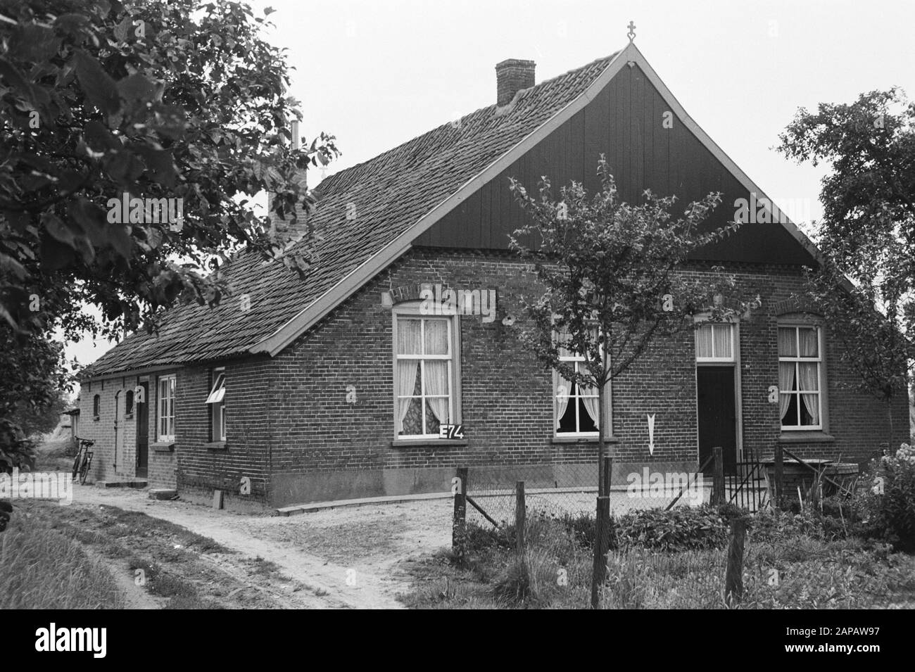 Services culturels à points fixes Description: Ferme à Eibergen (racks de division terrestre) Annotation: E-74. Consolidation des terres, ajustements des eaux de champ Banque D'Images Services culturels à points fixes Description: Ferme à Eibergen (racks de division terrestre) Annotation: E-74. Consolidation des terres, ajustements des eaux de champ Banque D'Images
