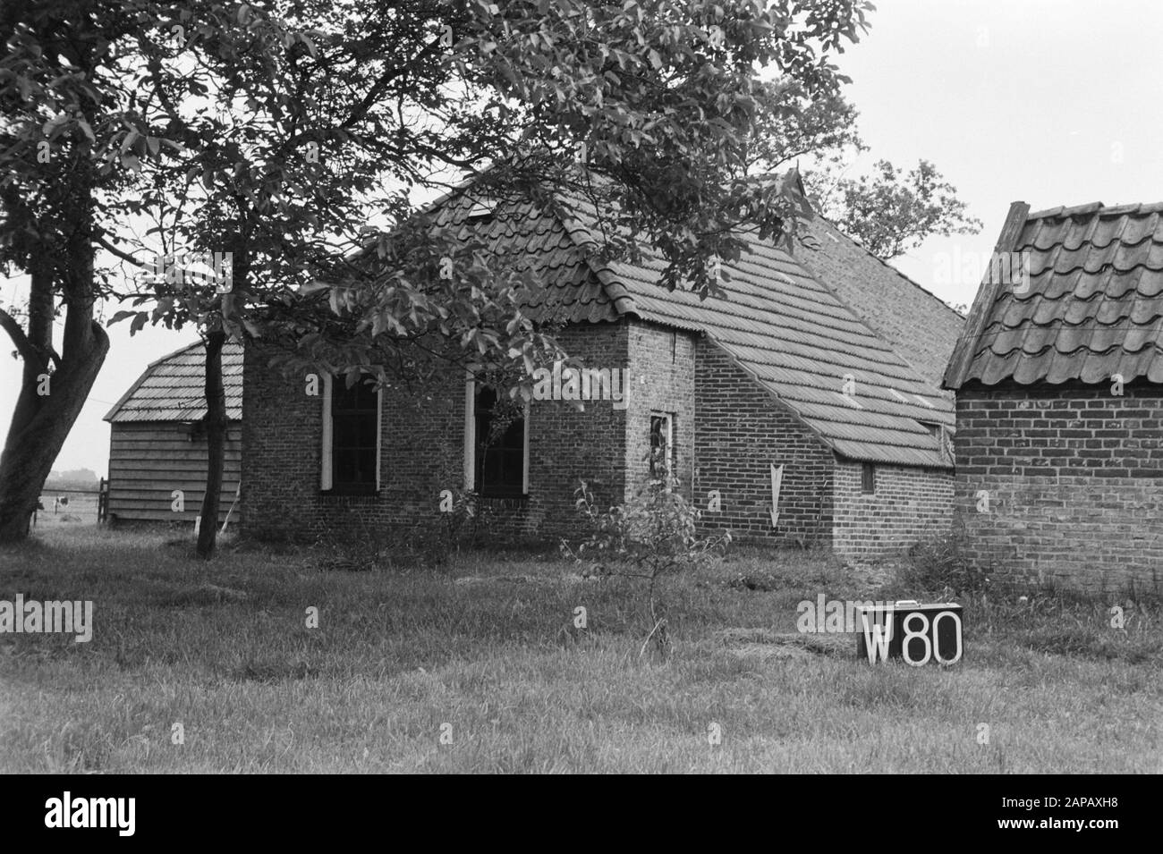 Fixe Points Service Culturel Description: Ferme À Wolvega (Consolidation Des Terres Linde-Zuid) Annotation: W-80. Mots clés : consolidation des terres, ajustements des eaux de terrain Banque D'Images Fixe Points Service Culturel Description: Ferme À Wolvega (Consolidation Des Terres Linde-Zuid) Annotation: W-80. Mots clés : consolidation des terres, ajustements des eaux de terrain Banque D'Images
