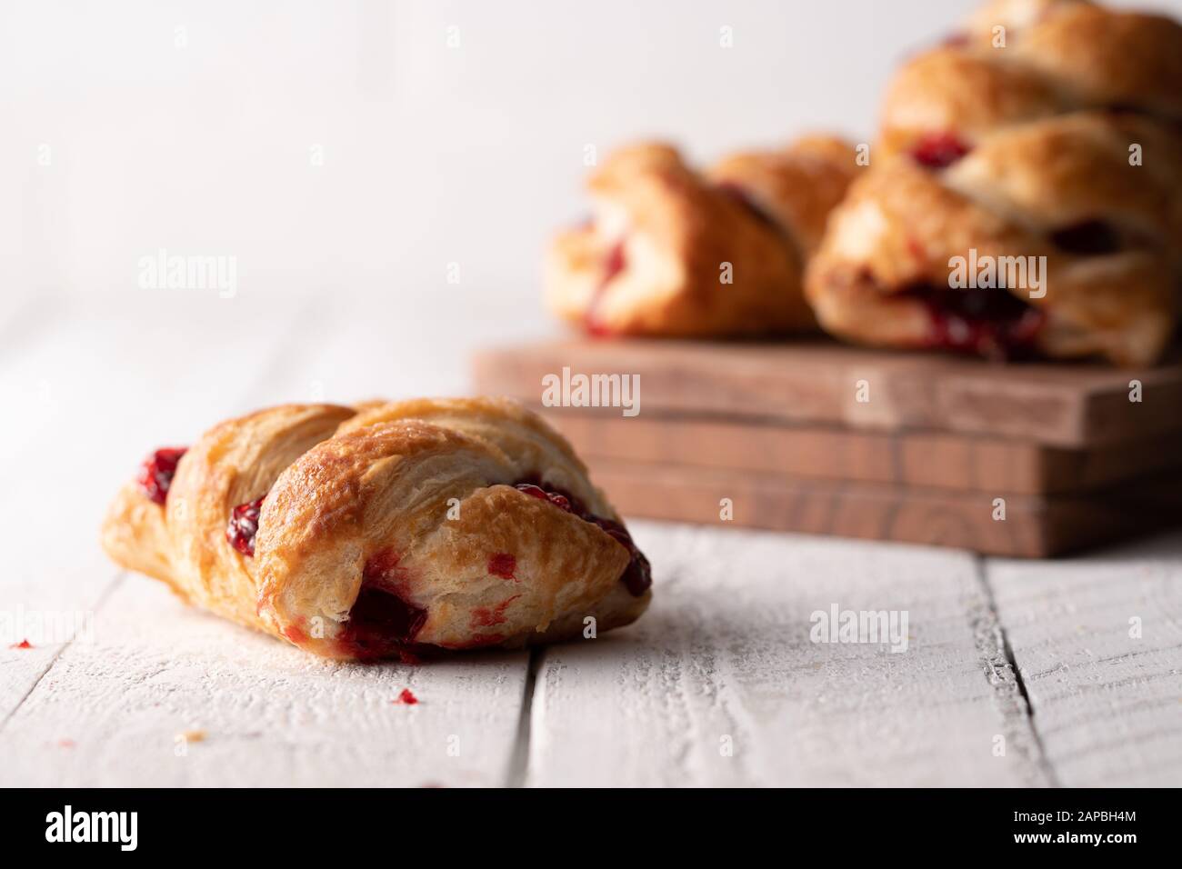 Pâte de strudel à la fraise cuite douce Banque D'Images