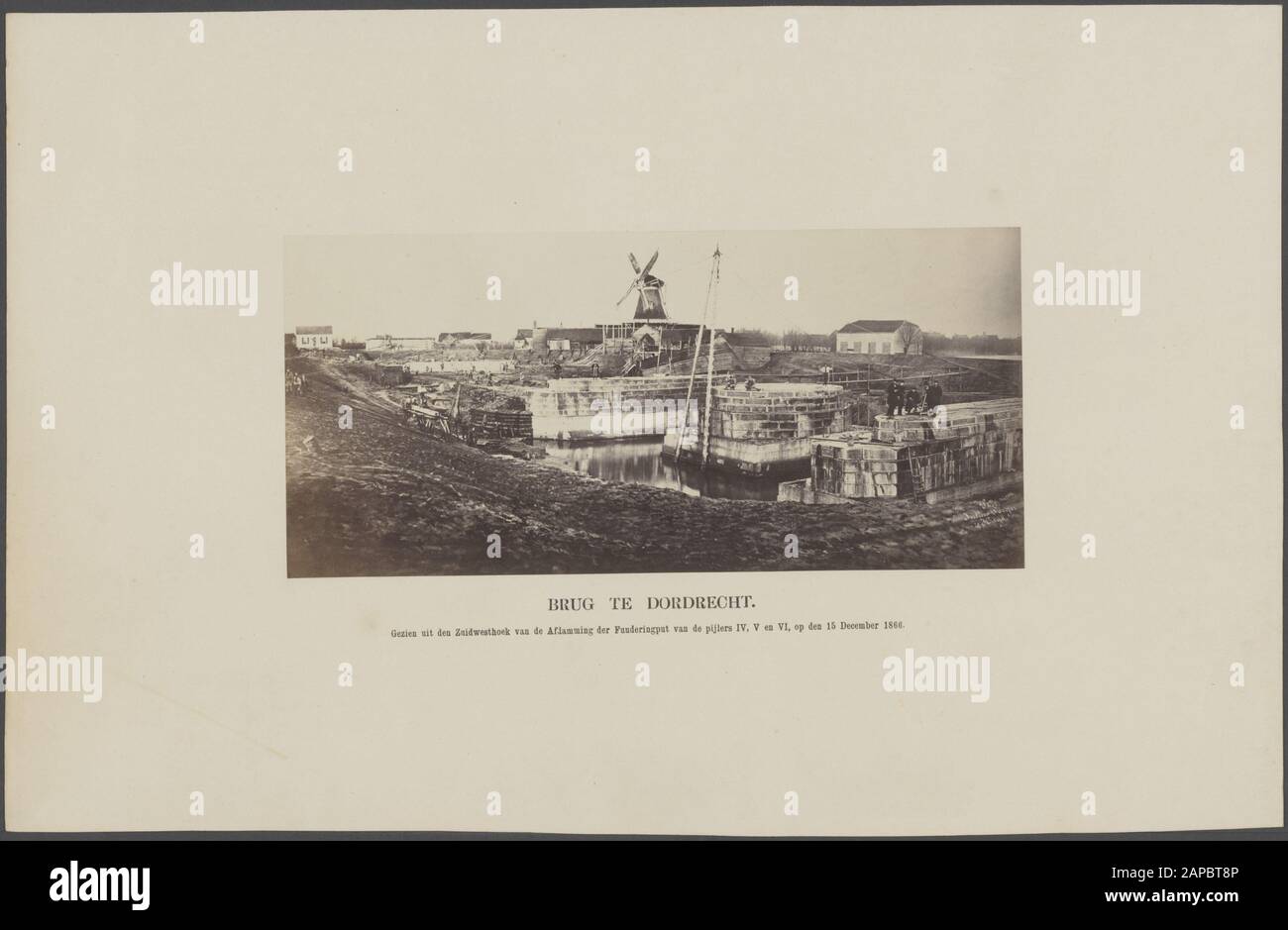 Pont à Dordrecht Description: Construction du pont, vu de la Zuidwesthoek de la mine de fondation des piliers IV, V et VI Date: 15 décembre 1866 lieu: Dordrecht, Dordrecht, Zuid-Holland, Zuid-Holland mots clés: Ponts, fondations, puits de fondation, piliers, génie hydraulique Banque D'Images