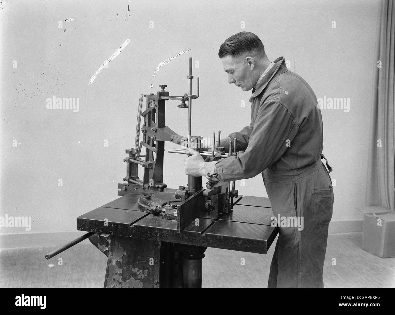 8,5x11,5 Reetouch. Photo pour cliche no. C 2143, utilisé pour la feuille IX de l'instr 44 fig. 16, fraise de sécurité Date : mots clés non ondulés : protections, fraiseuses Banque D'Images