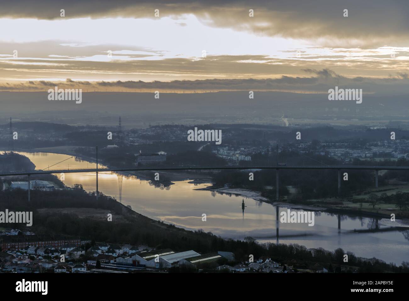 Paysage urbain de Glasgow - nuages du matin. Vue sur les collines de Kilpatrick Banque D'Images